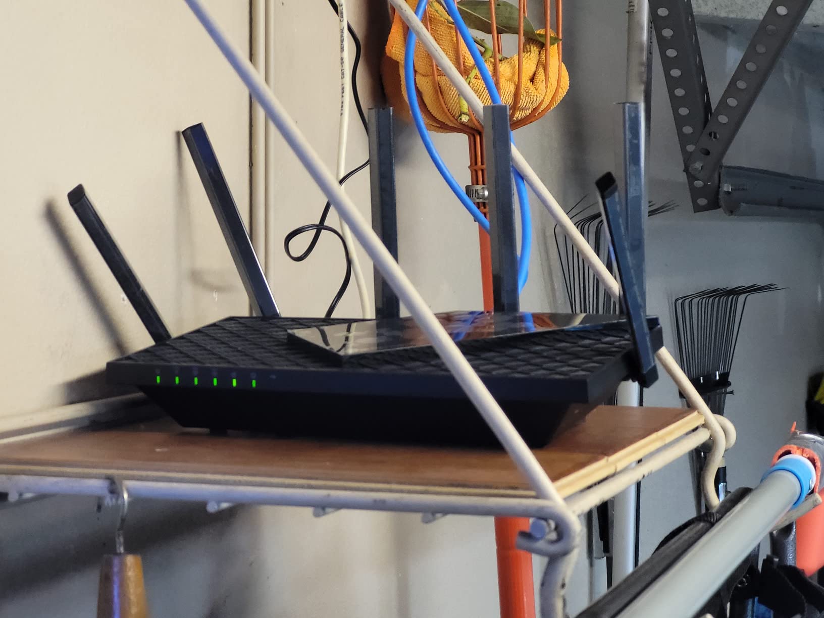 TP-Link AXE5400 Tri-Band WiFi 6E Router (Archer AXE75), 2025 PCMag Editors' Choice, 2.5Gbps WAN Port for Gaming & Streaming, 6GHz Band, 160MHz, OneMesh, Dual-Core CPU, VPN & WPA3 Security customer photo 2