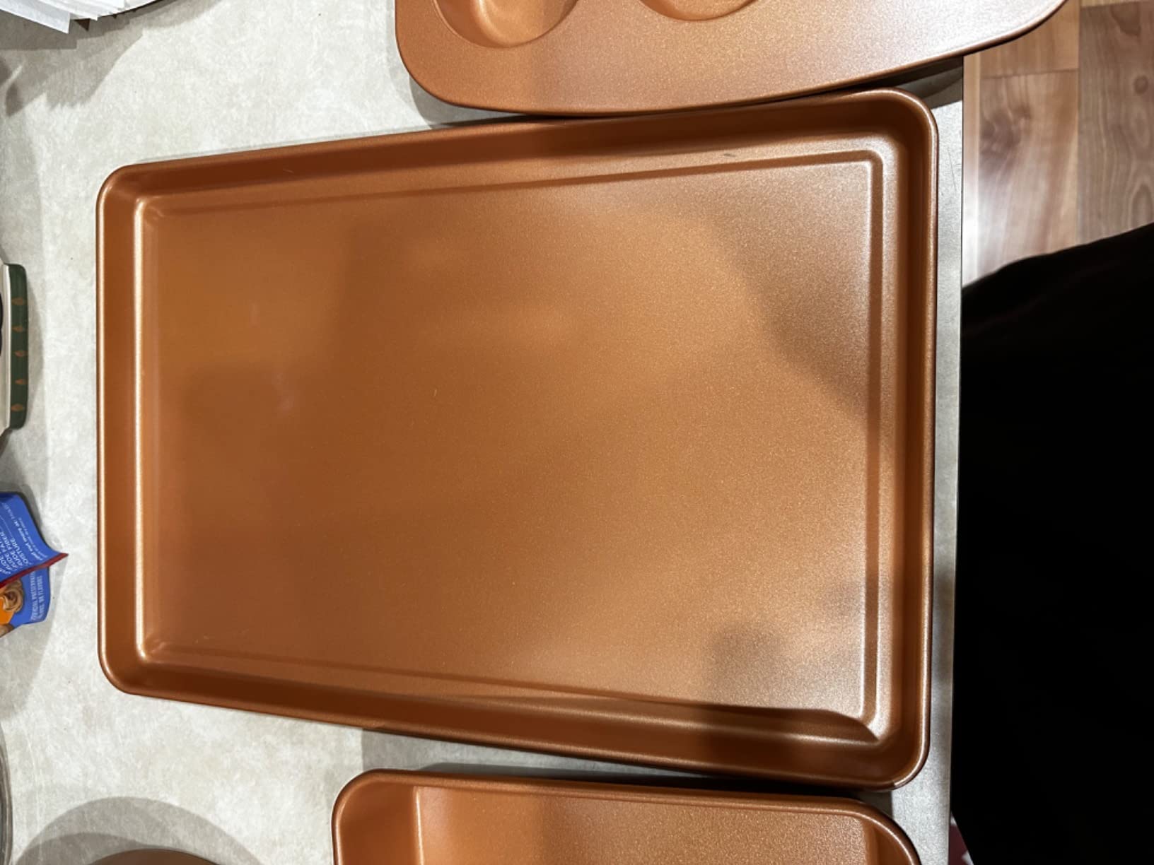 Amazon Basics Ceramic Nonstick Cookware Set, Induction Ready, Dishwasher & Oven Safe, Even Heating, 10-Piece Set with Frying Pans, Saucepans, Glass Lids, Copper Color customer photo 2