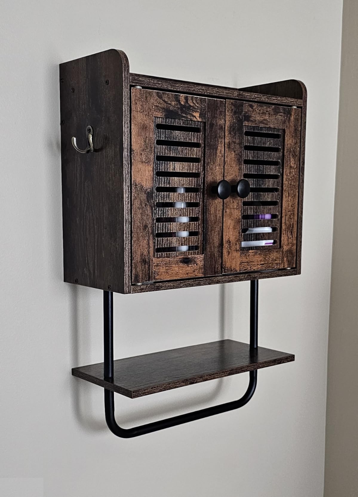 HOOBRO Bathroom Wall Cabinet, Double Doors Medicine Cabinet with Towel Bar, Adjustable Shelf, 2 Hooks, Over The Toilet Storage Cabinet, for Bedroom, Kitchen, Rustic Brown BF46CW01 customer photo 2