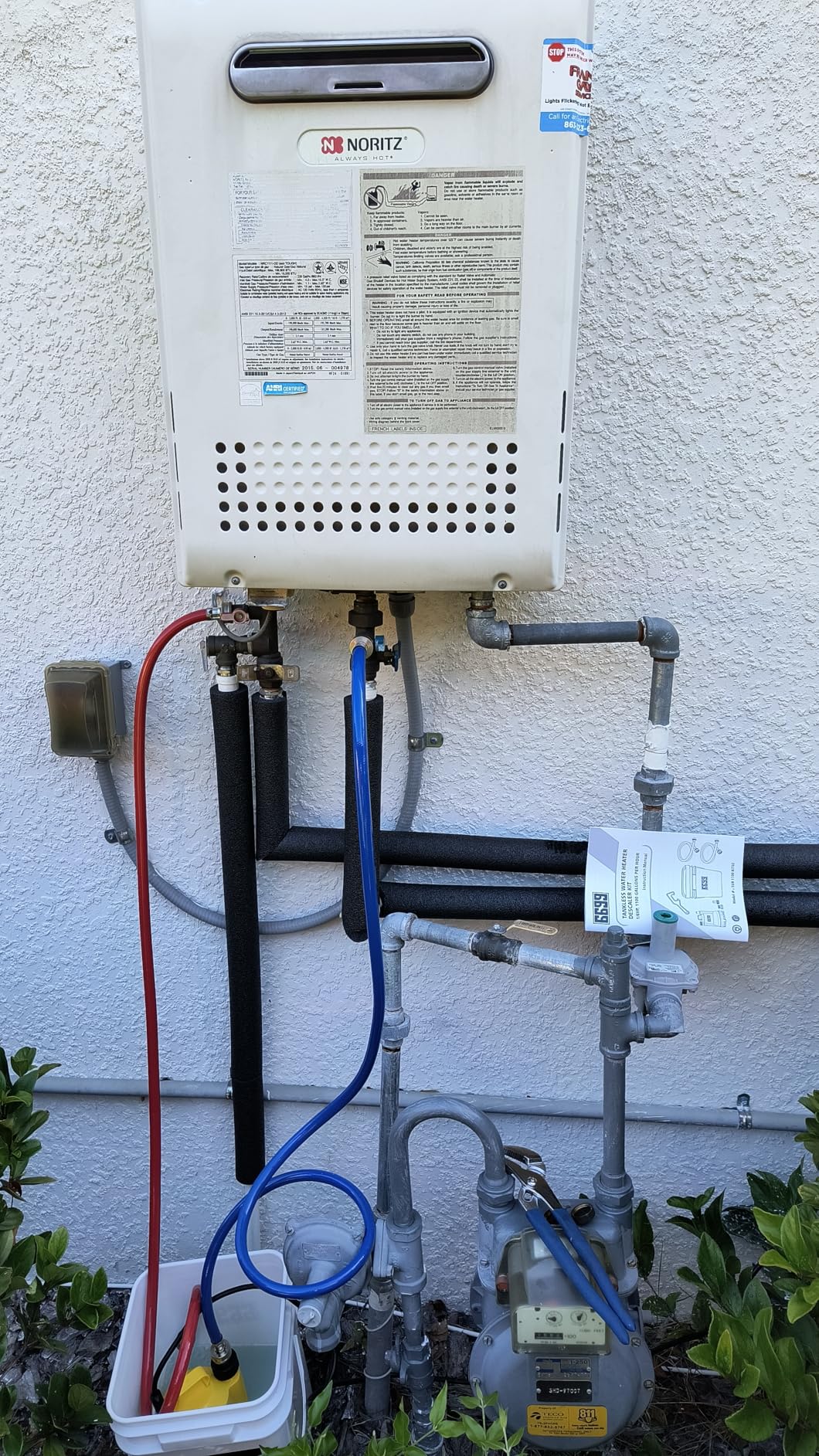 Tankless Water Heater Flushing Kit Includes 1/6HP Submersible Sump Pump with Two Adapters & 3 Gallons Pail with Bucket Lid Opener & Two 1/2
