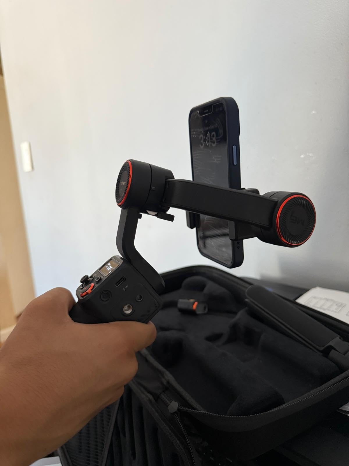 hohem iSteady M6 Kit Gimbal with AI Tracking & Magnetic Fill Light | AI Tracker with Adjustable Fill Light, iSteady 7.0 Stabilization, 360 Inception Mode, 0.88lb Load, 18H Battery, OLED Display customer photo 2