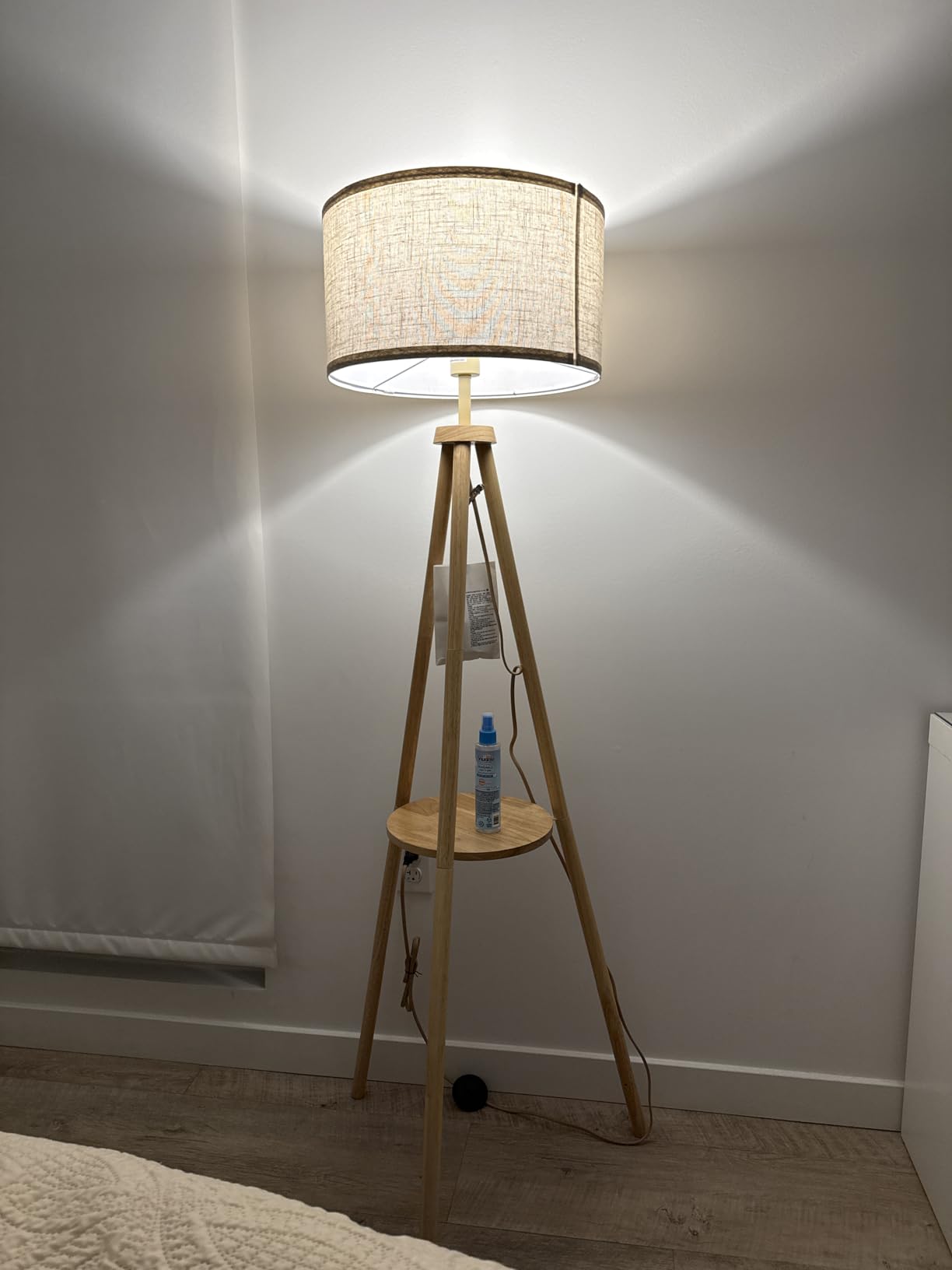OUTON Wood Tripod Floor Lamp with Shelves, Mid Century Floor Lamp with Remote Control, 4 Color Temperature, LED Modern Dimmable Standing Lamp with Beige Linen Shade for Living Room, Bedroom, Office customer photo 2