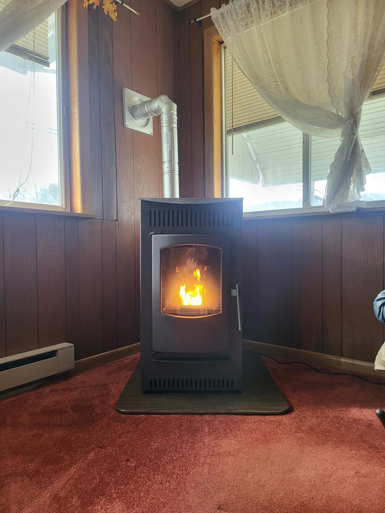 Castle 41278 Serenity Pellet Stove, 1,500 square ft. Heating Capability, Smart Controller Features Manual, Weekly, Thermostat and Eco Operating Modes, 40lb Hopper Capacity, Easy Clean Design, Black customer photo 1