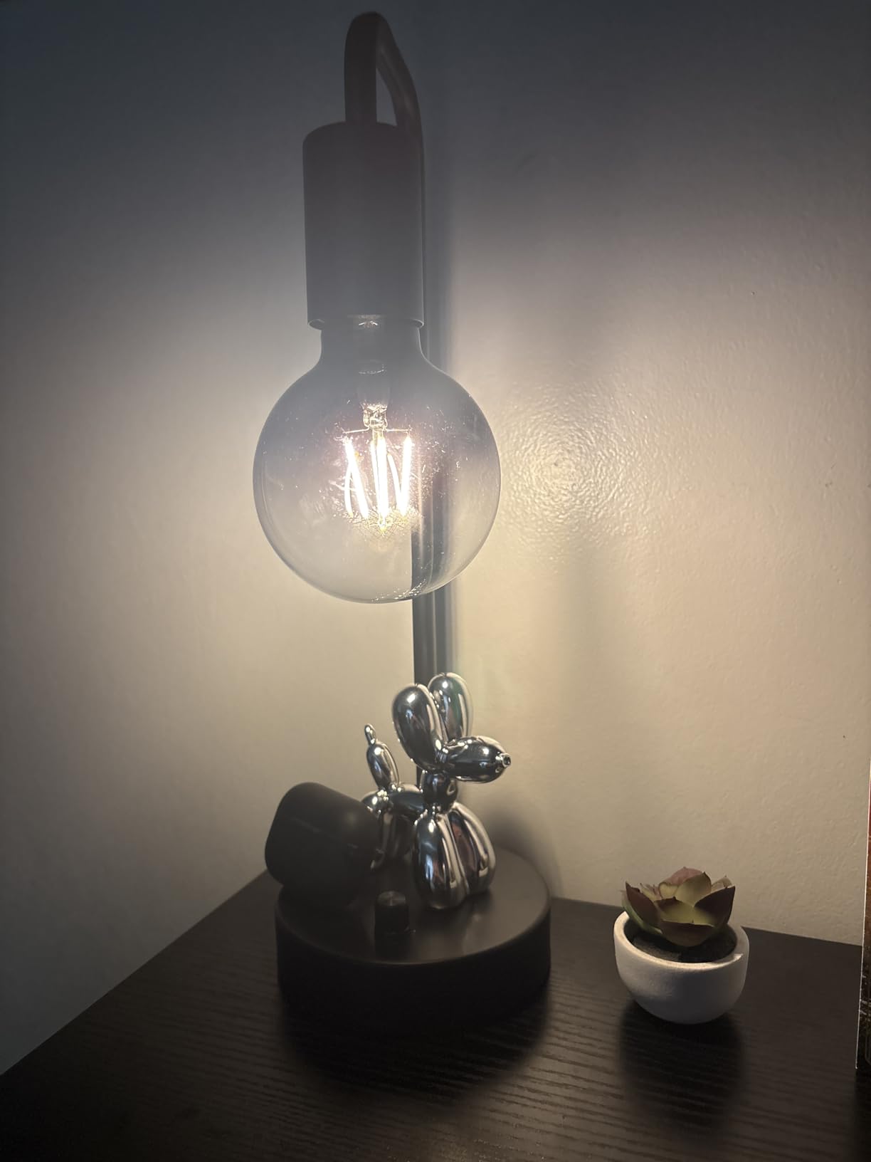 ONEWISH Industrial Table Lamp for Bedroom, Fully Dimmable Modern Bedside Lamps with 2700K Warm Light Bulb for Kids Reading, Minimalist Nightstand Lamps for Living Room, Office (Bulb Included) customer photo 2
