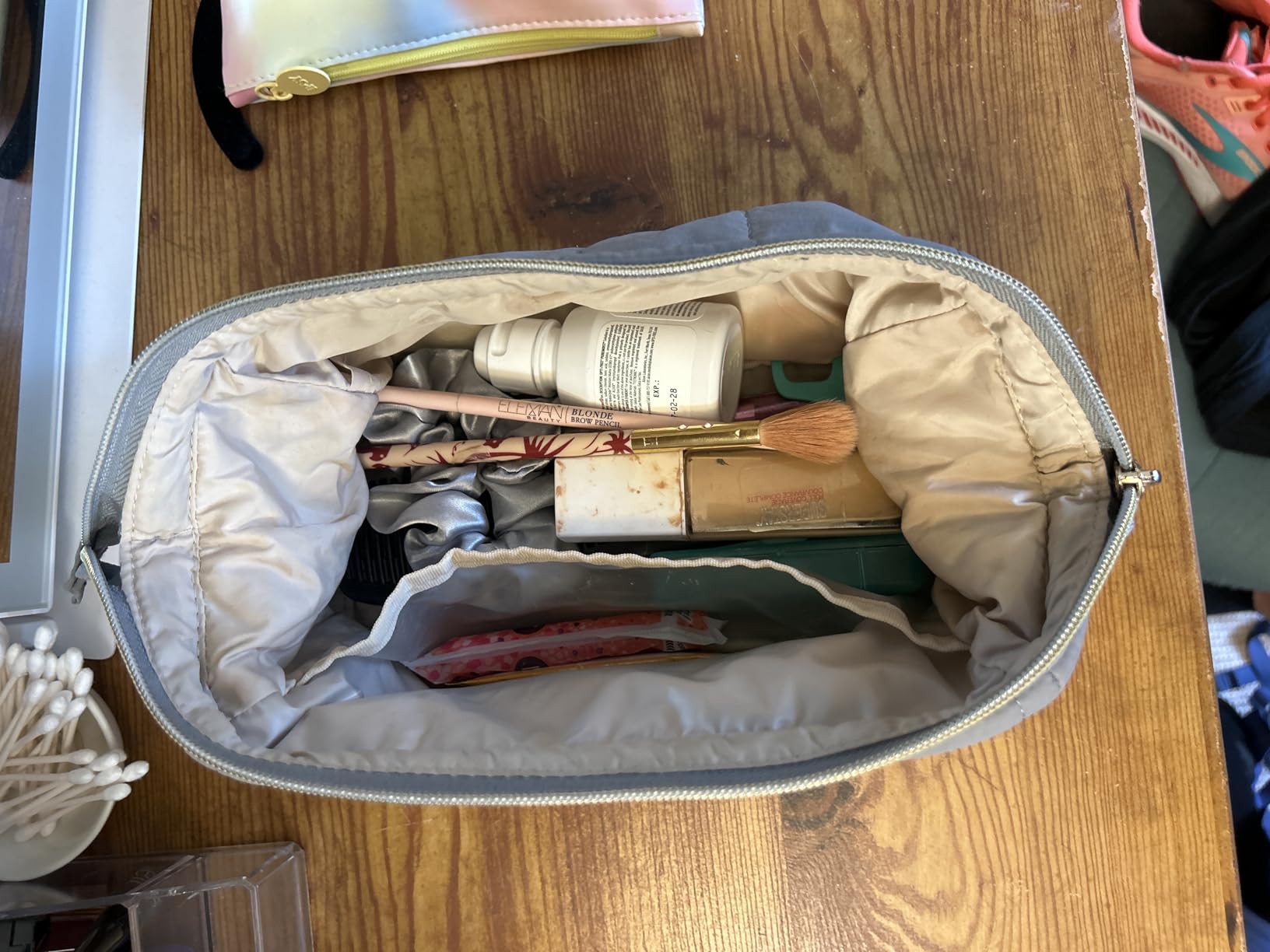 BAGSMART Makeup Bag Travel Toiletry Bag, Wide-open Zipper Pouch, Pink | Puffy Padded, Travel Essentials, Make Up Bag, For Women, Makeup Organizer, Toiletries Accessories Brushes customer photo 1