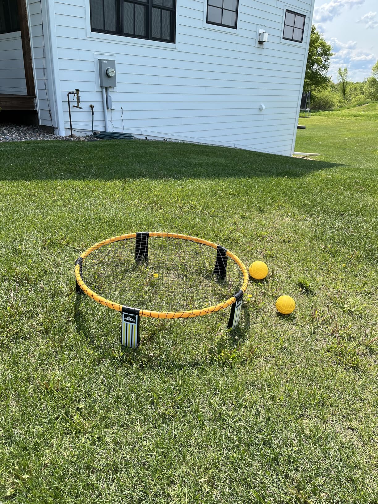Outdoor Beach Ball Game Includes 3 Balls, Net and Carrying Bag - Roundnet Game Set for Adults, Kids, and Family - Perfect for Beach, Yard, Lawn, Backyard, and Park customer photo 2