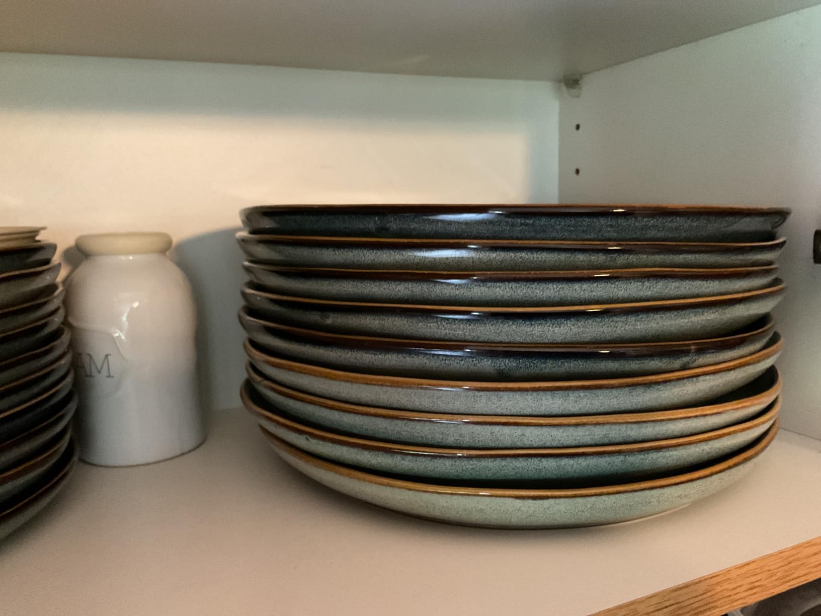 AmorArc Ceramic Dinnerware Sets,Handmade Reactive Glaze Stoneware Plates and Bowls Sets,Highly Scratch Resistant | Dishwasher & Microwave Safe Dishes Set,Service for 6 (18pc) customer photo 1