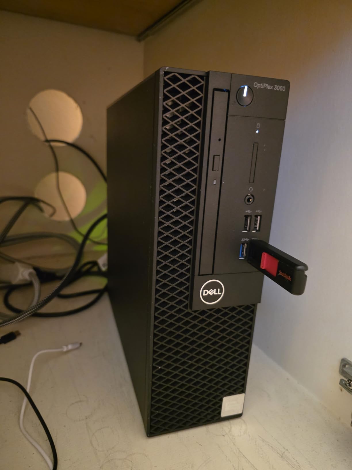 Dell Optiplex 3060 Desktop Computer | Intel i5-8500 (3.2) | 32GB DDR4 RAM | 1TB SSD Solid State | Built in WiFi | Bluetooth | Windows 11 Professional | Home or Office PC (Renewed) customer photo 1