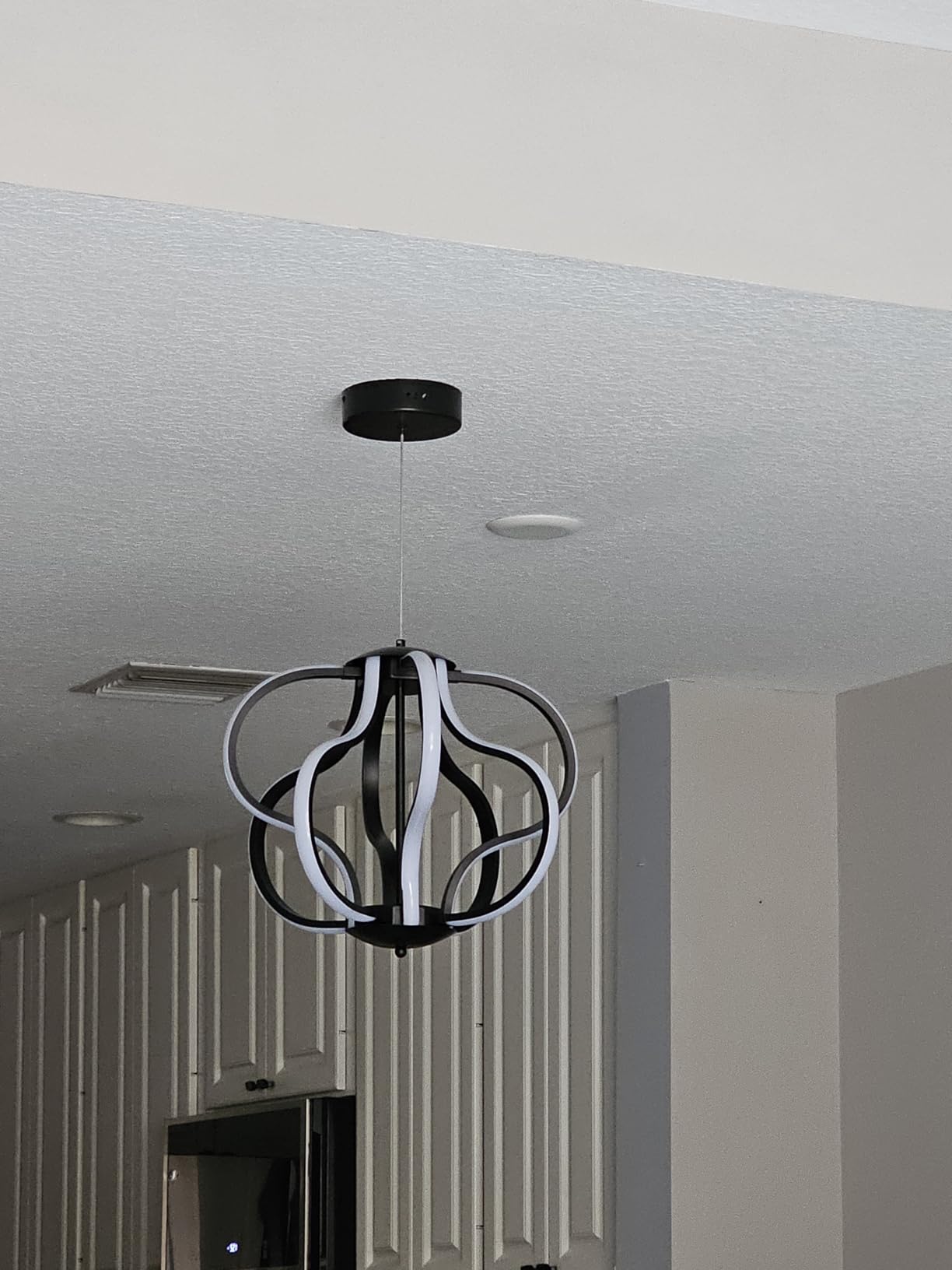 Modern Chrome LED Chandelier with Remote Control, Dimmable LED Chandelier with 3 Color Temperature, 8 Lights Hanging Pendant Lights for Dining Room Foyer Entryway Kitchen Living Room customer photo 2