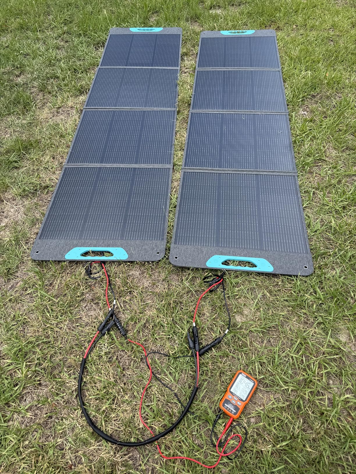 Renogy 200W Portable Solar Panel, IP65 Waterproof Foldable Solar Panel Power Backup, Solar Charger for Power Station RV Camping Off Grid | N-Type 200 Watt Foldable Solar Panel with Kickstands, Lightweight USB-A/Type-C Outputs, for Camping, RV Blackout and Off-Grid customer photo 2