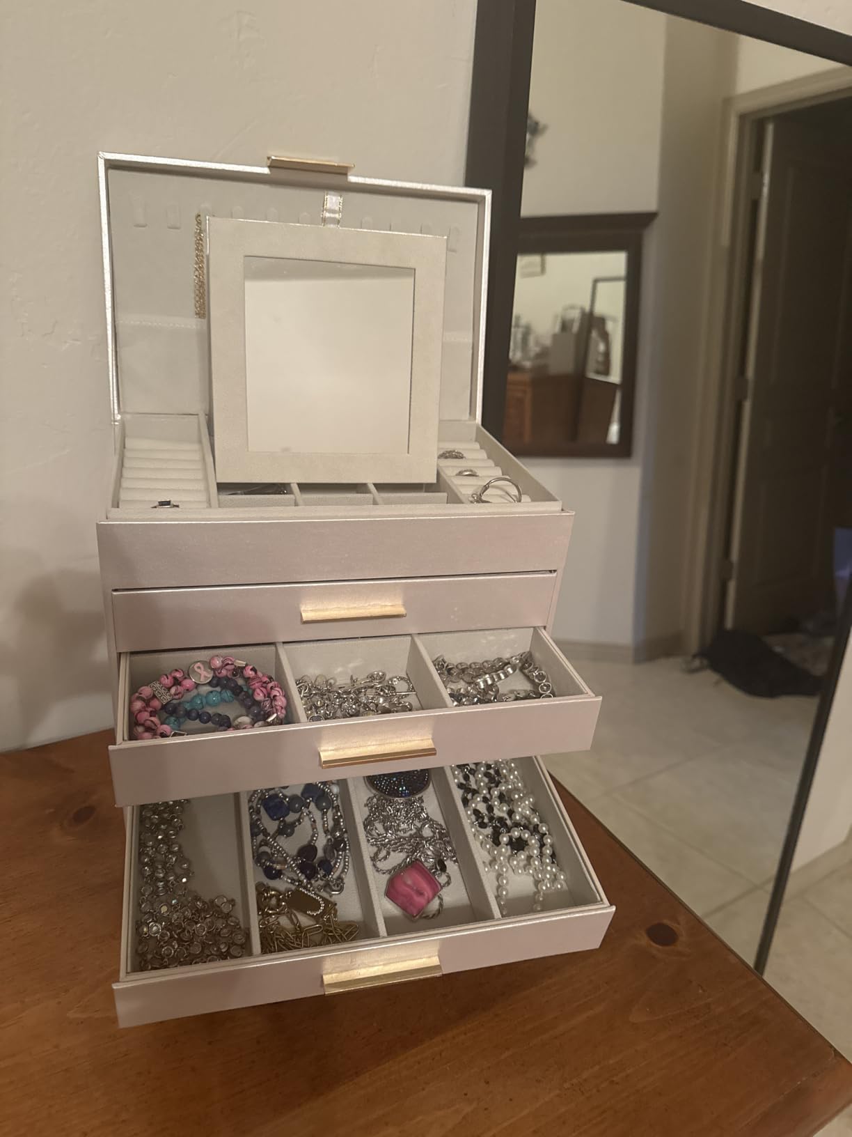 BOOVO Jewelry Boxes for Women, White and Black 6 Layer Large Jewelry Box for Necklace, Bracelet, Earrings, Rings Storage customer photo 2