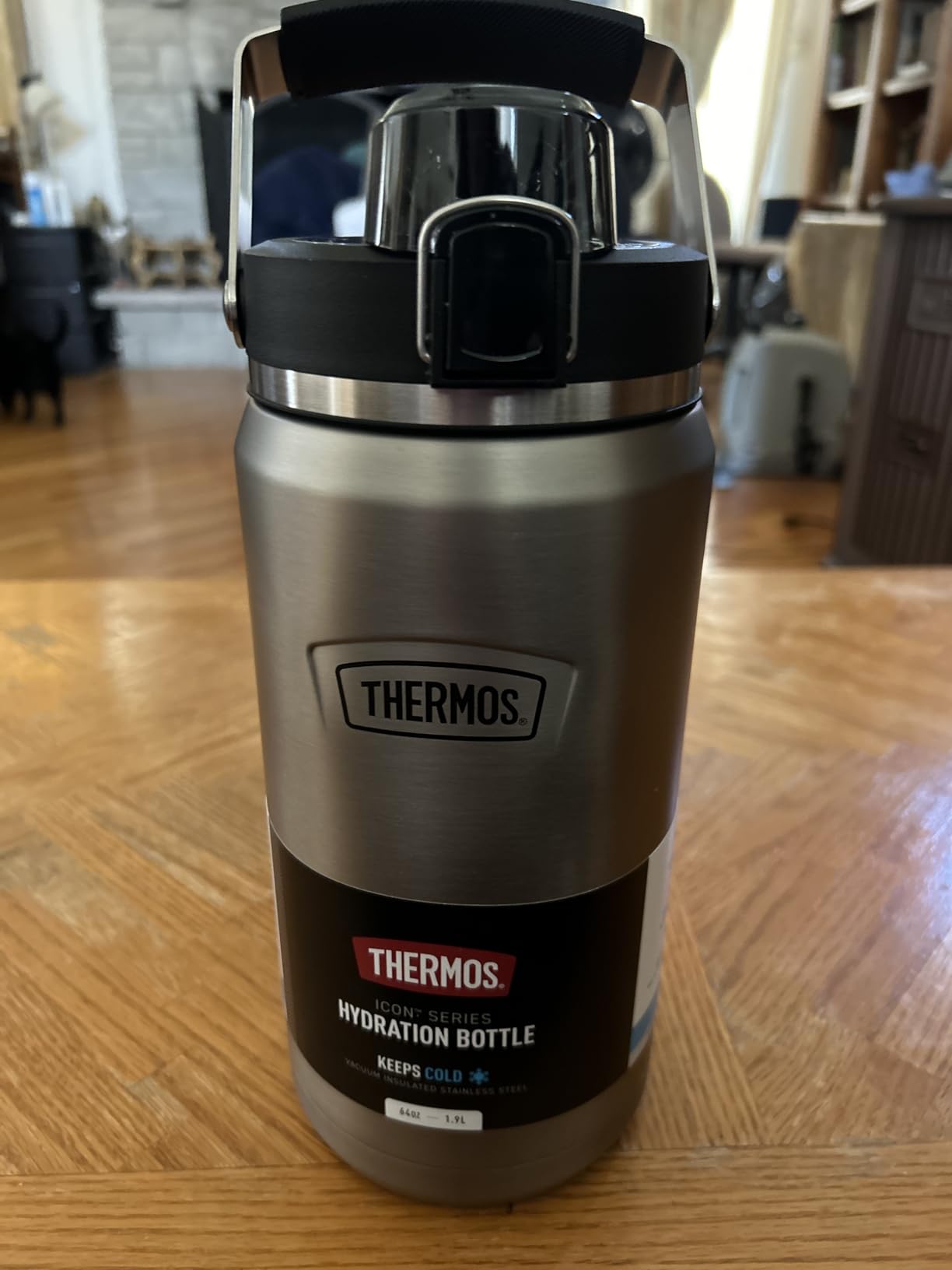 THERMOS ICON SERIES, Stainless Steel Water Bottle with Spout - 64 Ounce, Matte Stainless Steel - Vacuum Insulated Water Bottle with Lid customer photo 1