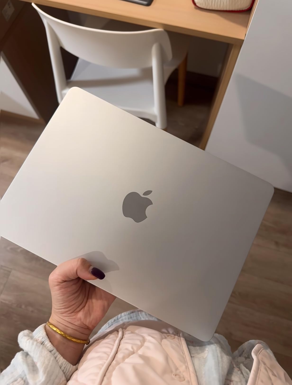 Apple 2024 MacBook Air 13-inch Laptop with M3 chip: Built for Apple Intelligence, 13.6-inch Liquid Retina Display, 16GB Unified Memory, 512GB SSD Storage, Backlit Keyboard, Touch ID; Starlight customer photo 1