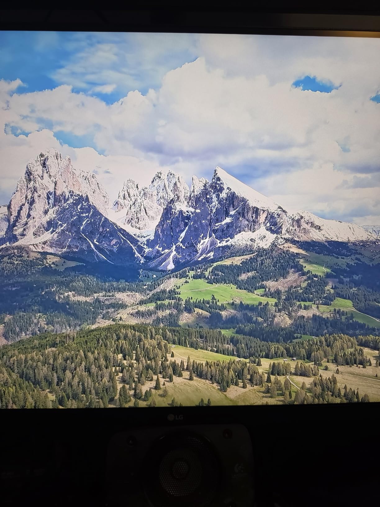 LG 32UR500K-B Ultrafine 32-inch 4K UHD (3840x2160) Computer Monitor HDR10 Built-in Speaker x2 OnScreen Control Reader Mode Flicker Safe Borderless Design HDMIx2 DisplayPort Black customer photo 2