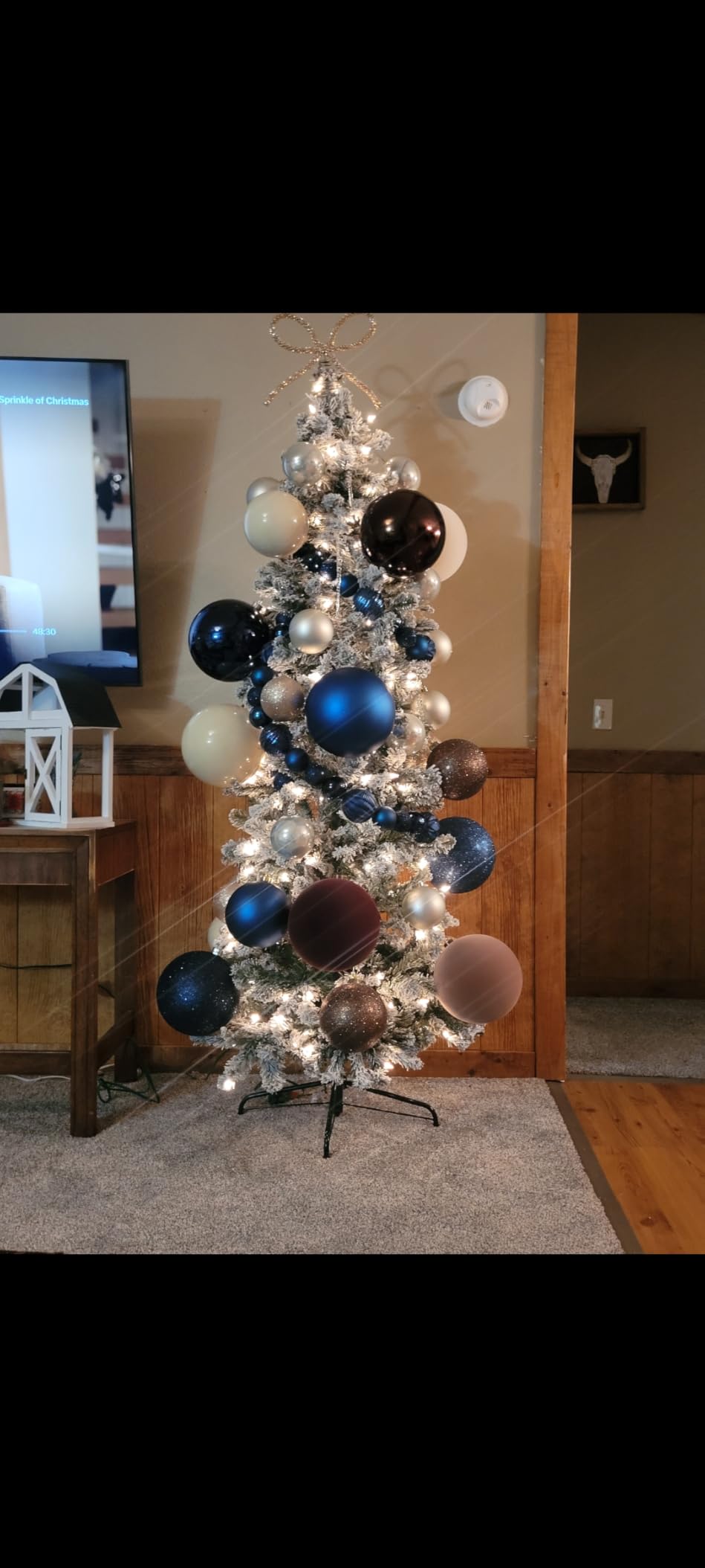 SHareconn 6ft Prelit Snow Flocked Artificial Hinged Slim Pencil Christmas Tree with Warm White Lights, Flocked Pencil Spruce Tree customer photo 2