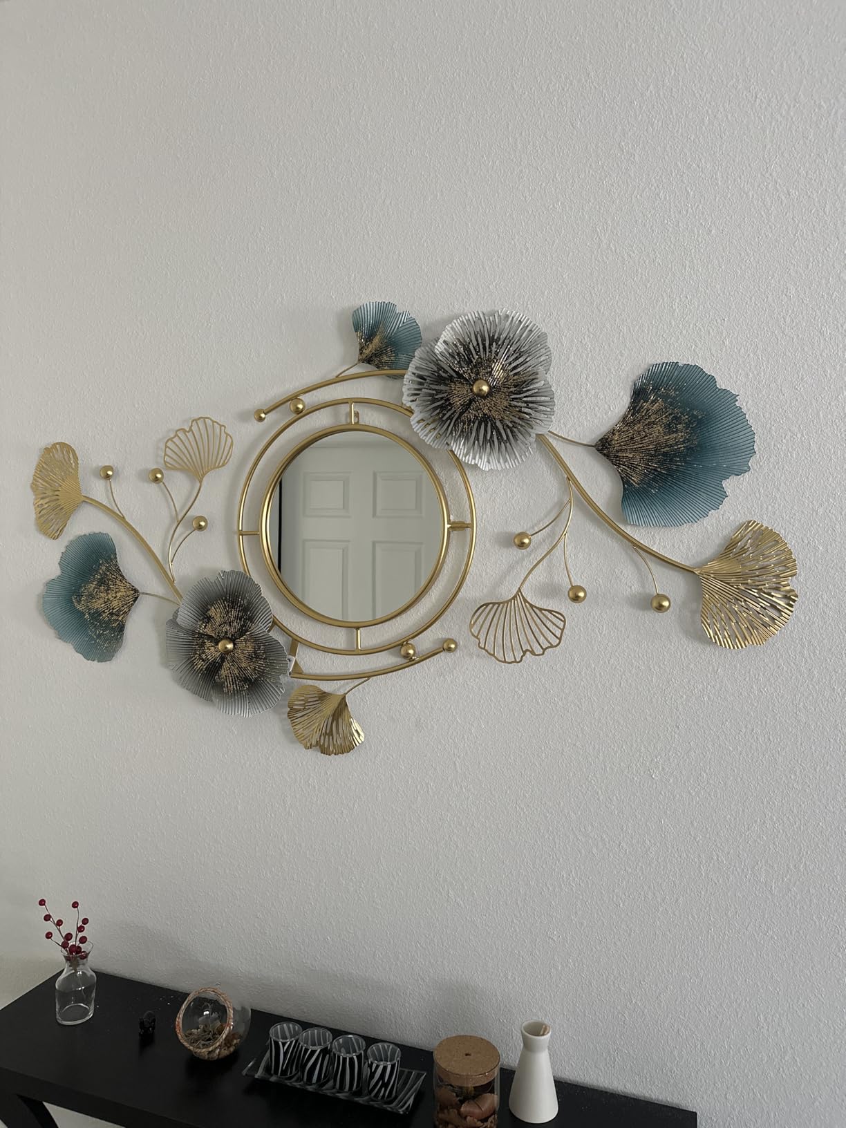 Metal Wall Mirrors Decor, Large Ginkgo Leaf Wall-Mounted Mirrors, Big Wall Decor Mirror, 3D Creative Modern Hanging Wall Mirrors Decorative, for Living Room Bedroom Entryway Bathroom (59X33 Inch) customer photo 2