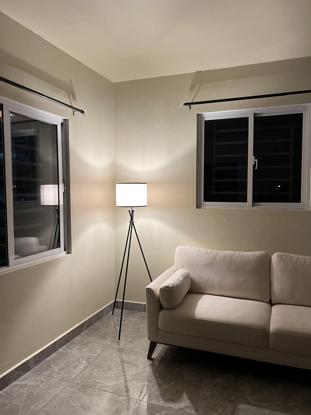 Tripod Floor Lamp Black, 61