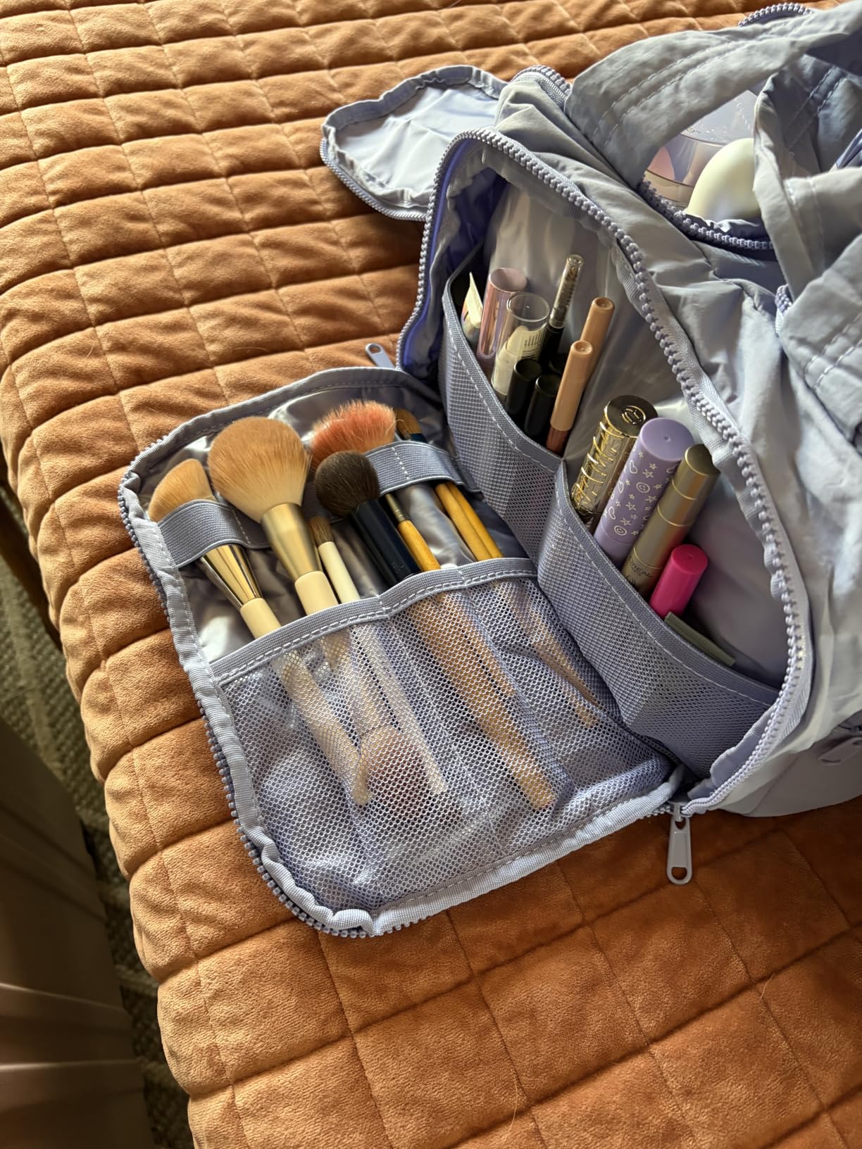 BAGSMART Travel Toiletry Bag, Crush Toiletry Bag for Women, Wide-open Puffy Toiletry Bags for Traveling, Large Travel Cosmetic Makeup Bag Organizer for Accessories, Toiletrie, Purple customer photo 1
