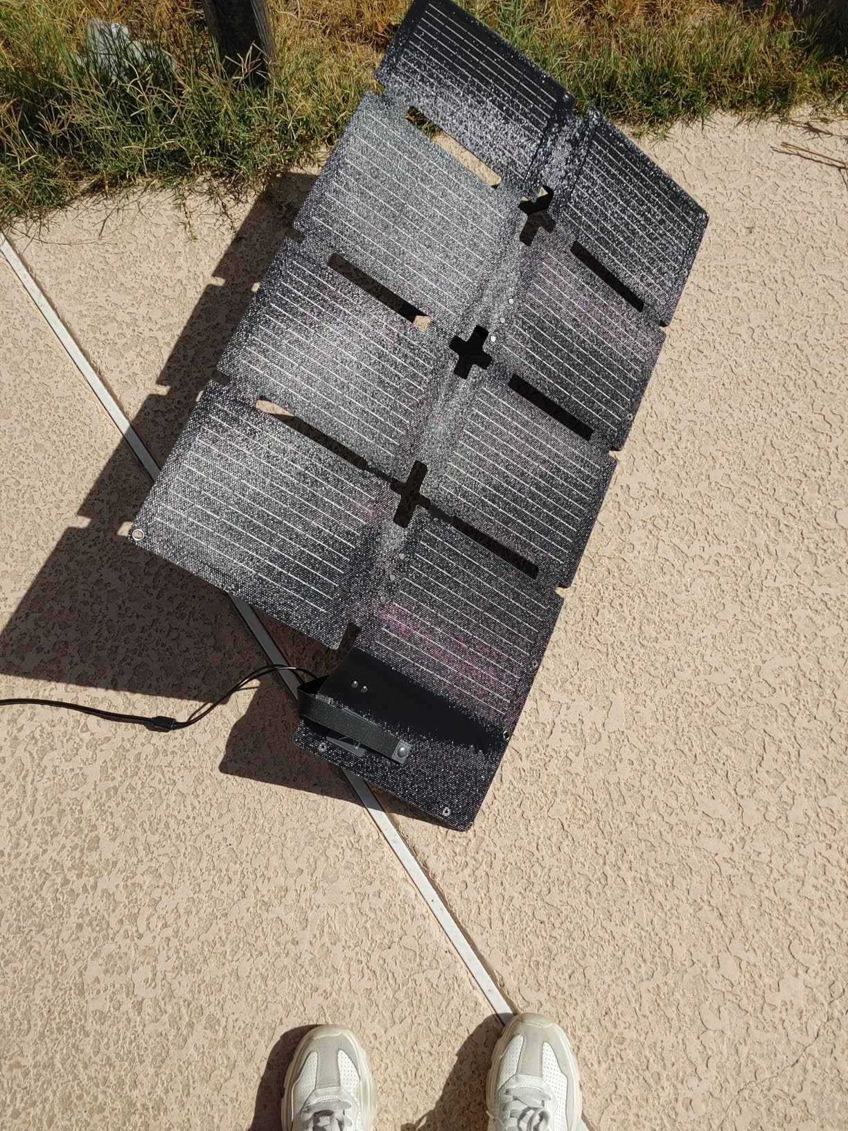 Anker SOLIX C300 Portable Power Station with 60W Solar Panel, 288Wh, 300W LiFePO4 Battery, 140W Two-Way Fast Charging, for Outdoor and Emergency Use customer photo 1