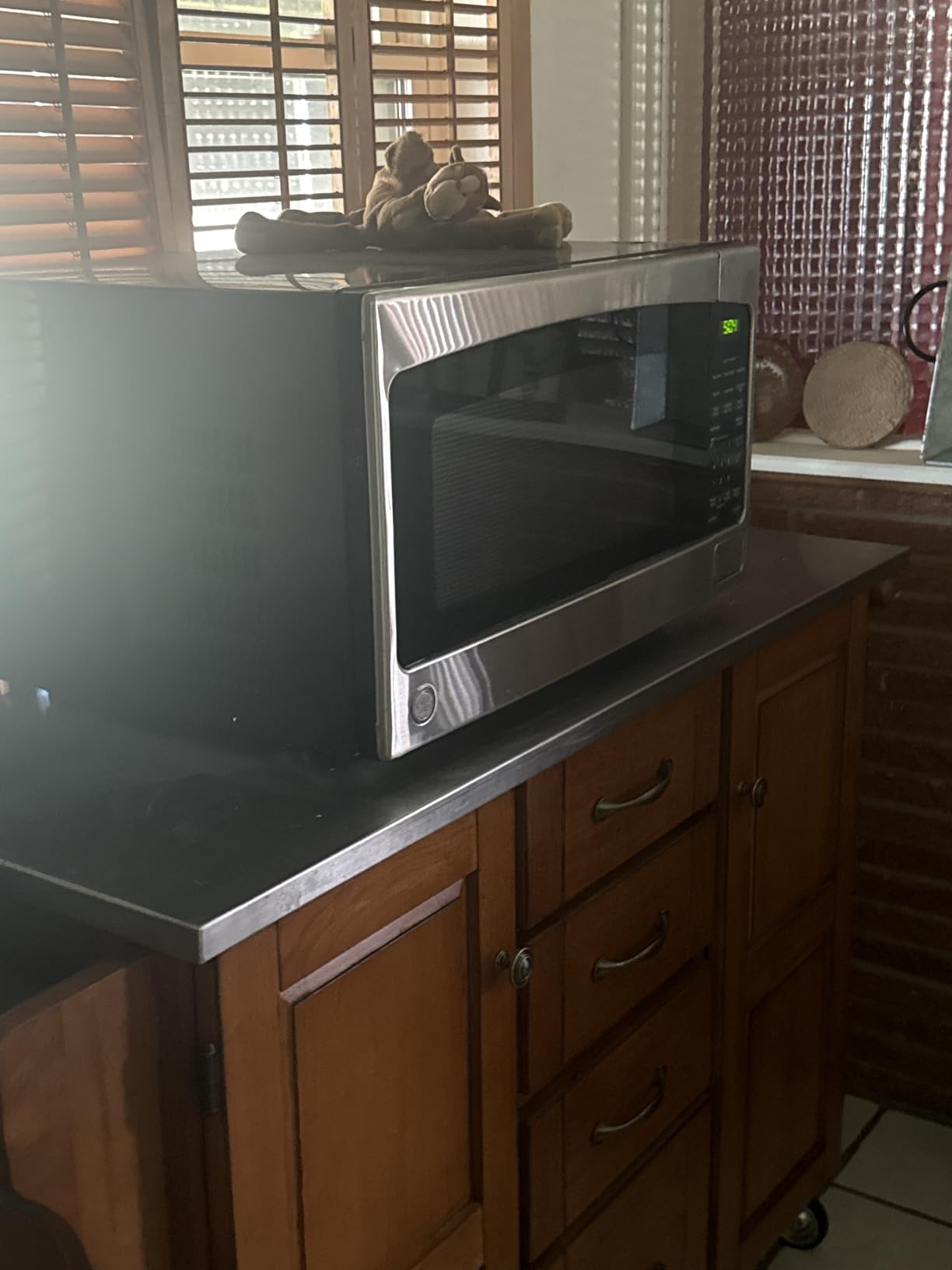 GE Countertop Microwave Oven, 1,200-watt Capacity, 2.0 Cubic Ft., Stainless Steel customer photo 1