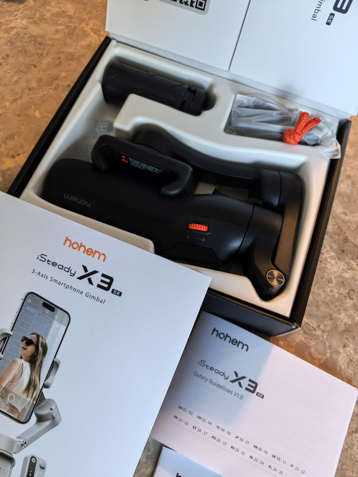 hohem iSteady X3 SE Foldable Phone Gimbal with Detachable Remote, Black | Detachable Remote, iSteady 8.0, Foldable 0.79lb Design, Hohem Joy App, 11H Battery, 0.66lb Payload for Vlogs customer photo 1