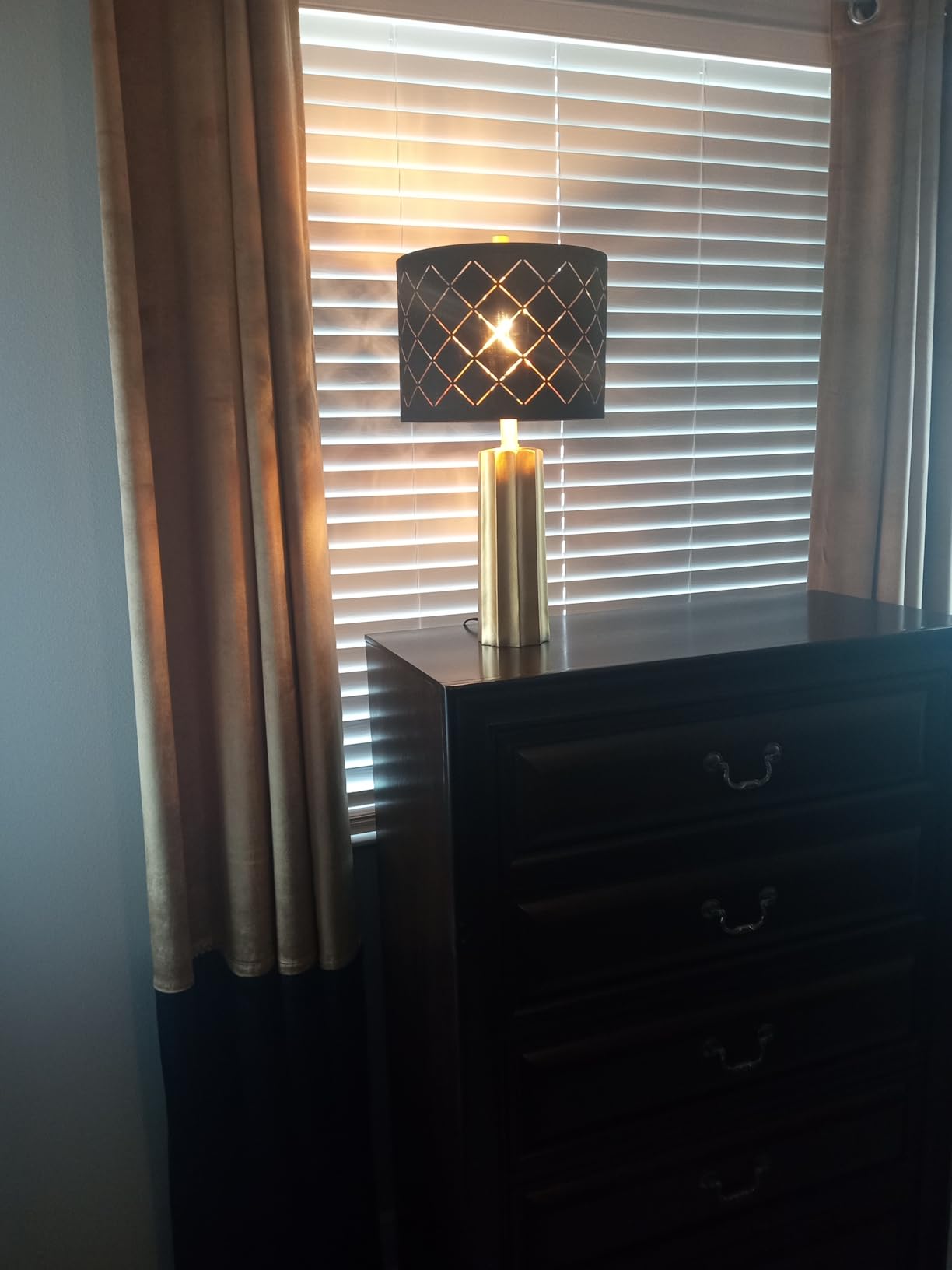 Set of 2 Modern Table Lamps for Living Room Bedroom, Gold Nightstand Resin Lamps with Black Grid Shade, Contemporary Desk Lamps for Bedside End Tables, 2 Bulbs Included (Gold) customer photo 2