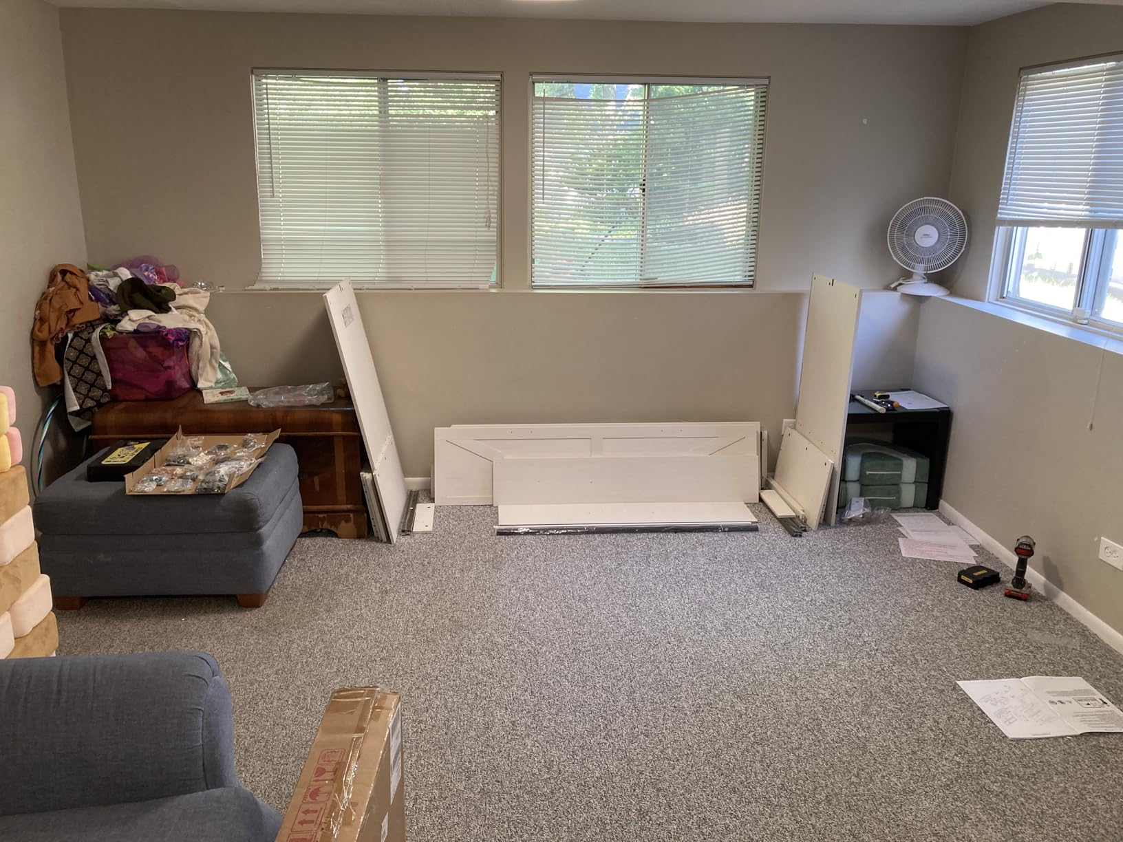 Hlivelood Full Size Murphy Chest Bed with Drawer and Charging Station, Farmhouse Wood Space-Saving Hidden Folding Beds Chest, Multifunctional Storage Cabinet Bed for Bedroom, Office, Rustic White customer photo 2