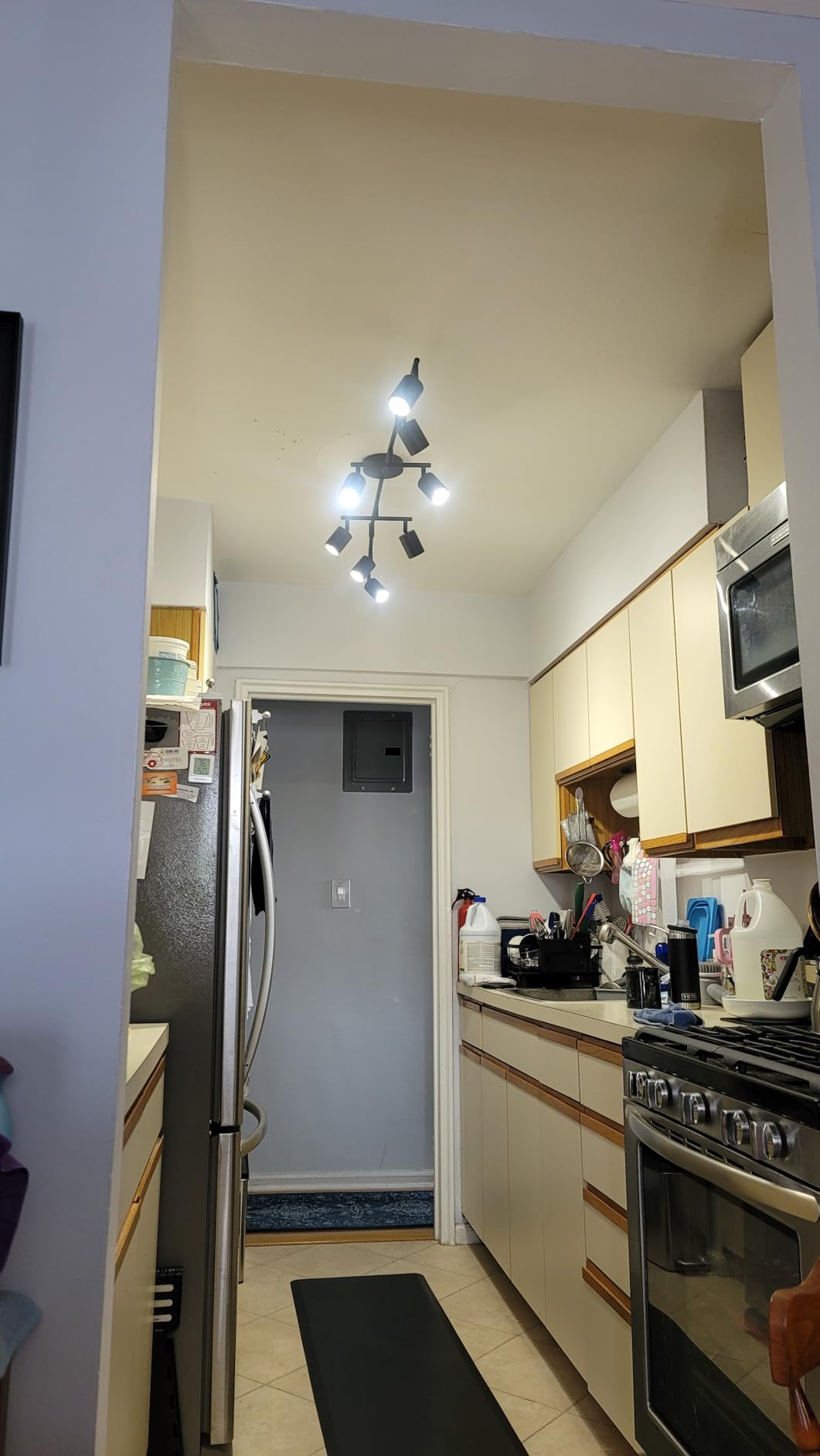 AUQUEE 8 Light Track Lighting Fixtures Ceiling, Matte Black Kichen Track Lighting Fixtures, Rotatable Light Heads, Adjustable Modern LED Track Lights for Kitchen/Hallway, No GU10 Bulb customer photo 2