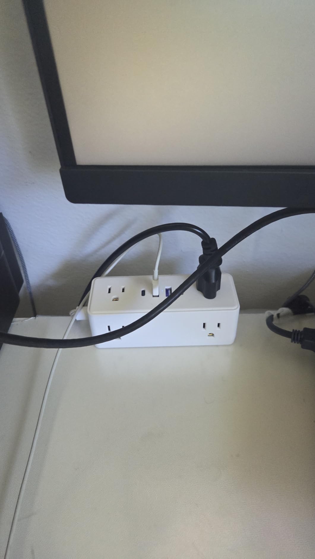 VILONG Dual Layer Desk Clamp Power Strip, 13 Outlets, 20W USB-C, 5FT Cord | 1200J Surge Protection, Edge Mount Clamp Fits 2.15