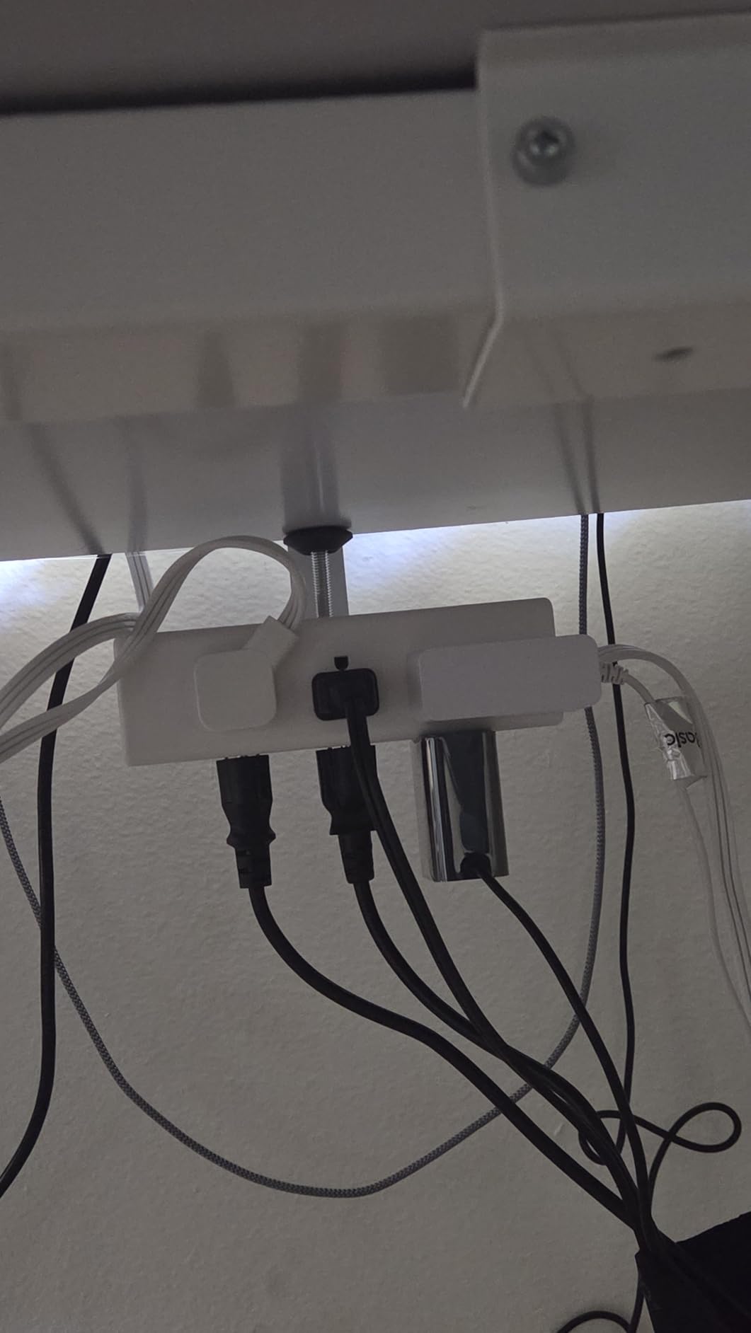 VILONG Dual Layer Desk Clamp Power Strip, 13 Outlets, 20W USB-C, 5FT Cord | 1200J Surge Protection, Edge Mount Clamp Fits 2.15