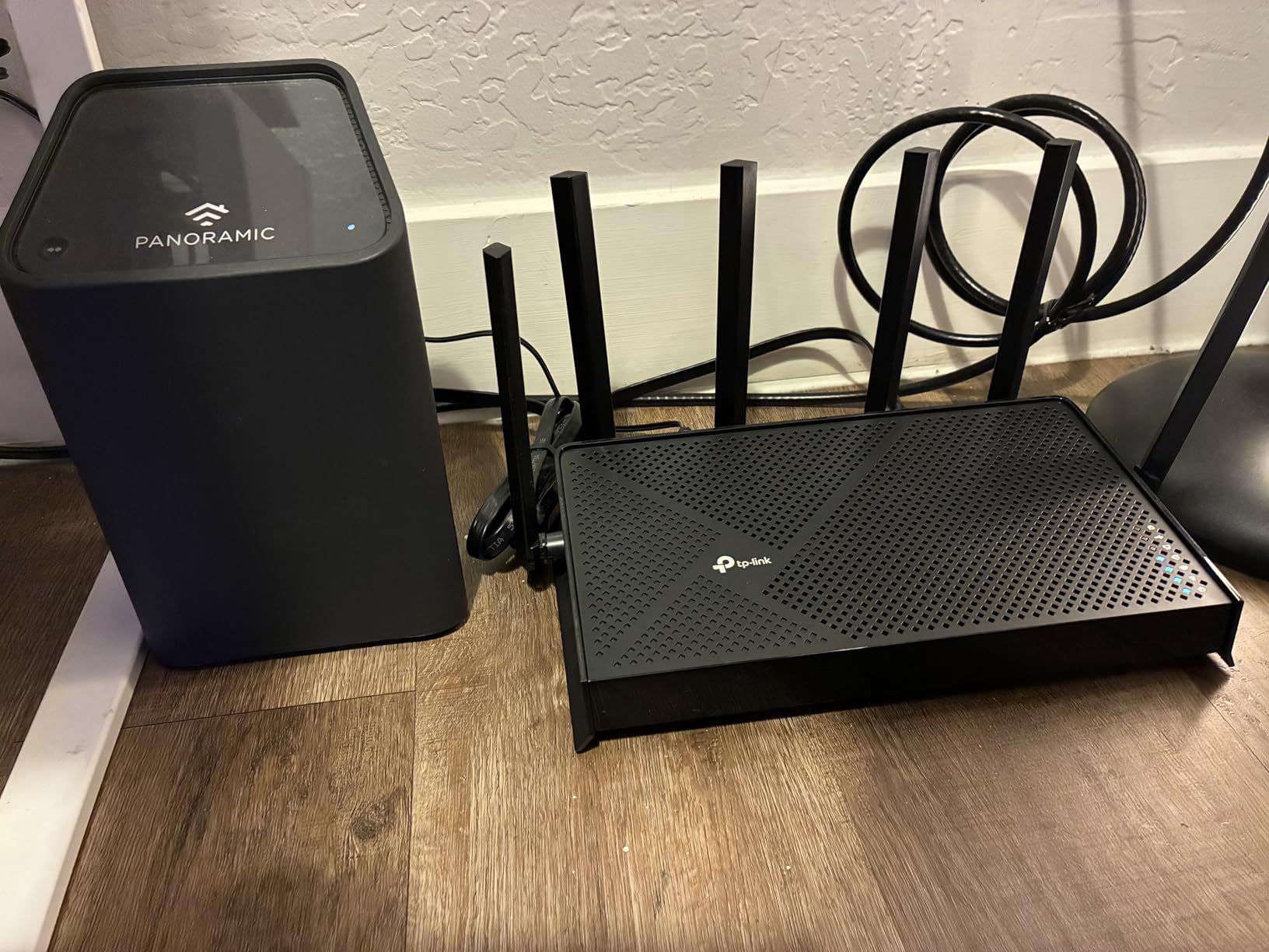 TP-Link BE6500 Dual-Band WiFi 7 Router (BE400) - Dual 2.5Gbps Ports, USB 3.0, Covers up to 2,400 sq. ft., 90 Devices, Quad-Core CPU, HomeShield, Private IoT, Free Expert Support customer photo 1