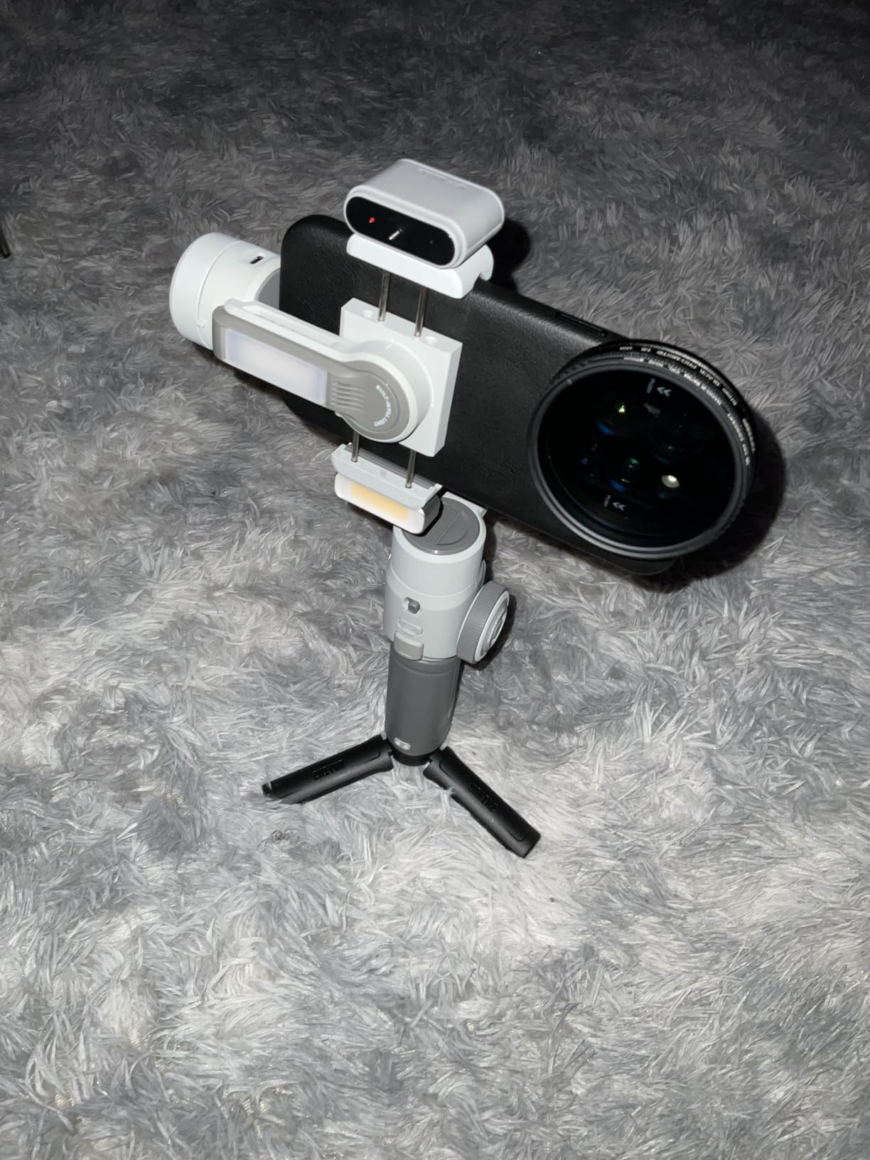 ZHIYUN CINEPEER Smooth 5E Combo Gimbal Stabilizer for iPhone, Android, Built-in Fill Light, Tripod, 3-Axis 300g Payload Phone Gimbal, Gesture Control, Vlogging Stabilizer for YouTube, TikTok customer photo 1