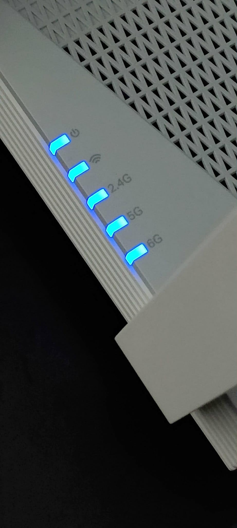TP-Link BE10000 Wi-Fi 7 Tri-Band Range Extender (RE653BE) - 10 Gbps, 2.5G Ethernet, Up to 2800 sq.ft, 128 Devices, 6 GHz, MLO, EasyMesh customer photo 2