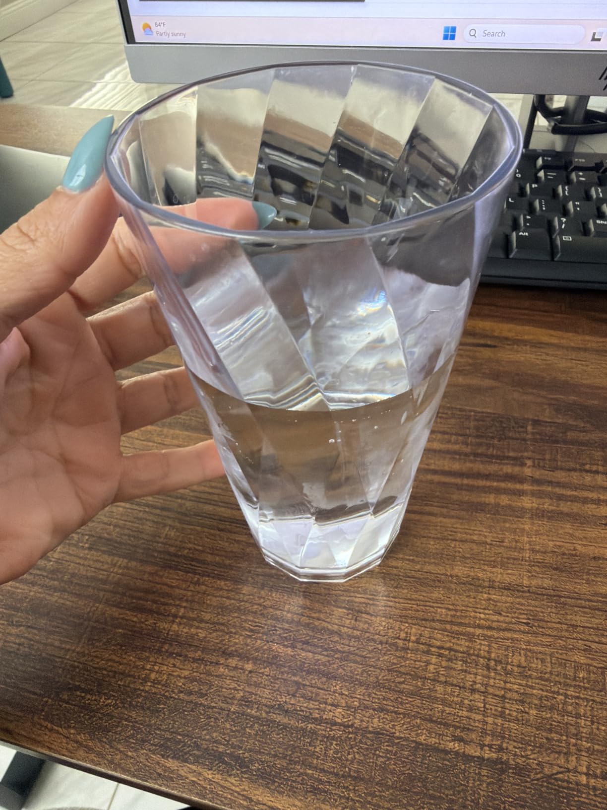 US Acrylic Optix Plastic Reusable Drinking Glasses (Set of 16) 14oz Rocks & 20oz Water Cups in Clear | BPA-Free Tumblers customer photo 1