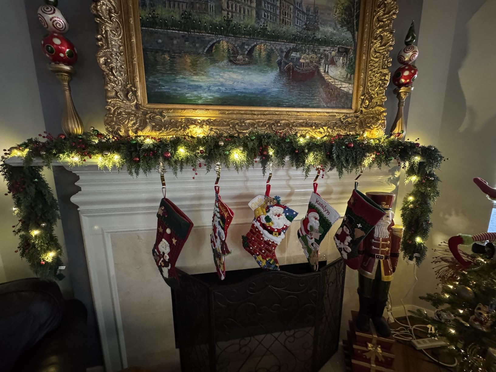 9FT Christmas Cedar Garland for Mantle,Realistic Faux Greenery Garland,Soft and Thickness Artificial Pine Garlands for Christmas Mantel Table Outdoor Indoor Xmas Holiday Seasonal Decor customer photo 1