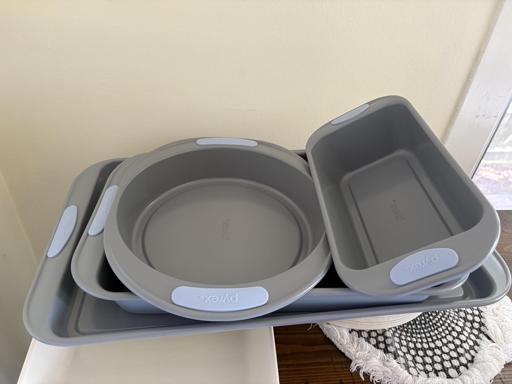 Pyrex 8-Piece Metal Bakeware Set with Heatsafe Silicone Handles, Cerulean - Lightweight stainless steel baking trays with heatsafe silicone handles, made without PFAS, mercury, lead, cadmium & BPA customer photo 1