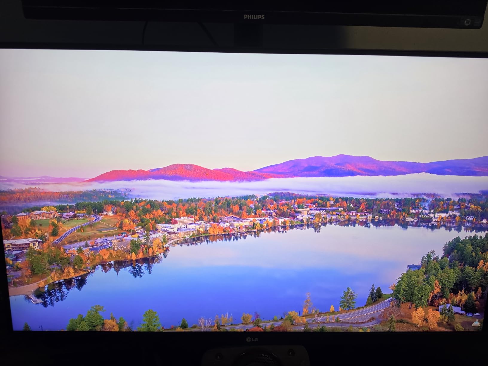 LG 32UR550K-B 32-inch Ultrafine 4K UHD (3840 x 2160) Computer Monitor, HDR10, 60Hz, HDMI, DisplayPort, Tilt/Height/Pivot Adjustable Stand, Black | 31.5in 4K UHD Va Monitor, Dci-P3 90%, Tilt and Height and Pivot Stand, HDMI X2 and Dp 1.4 customer photo 1