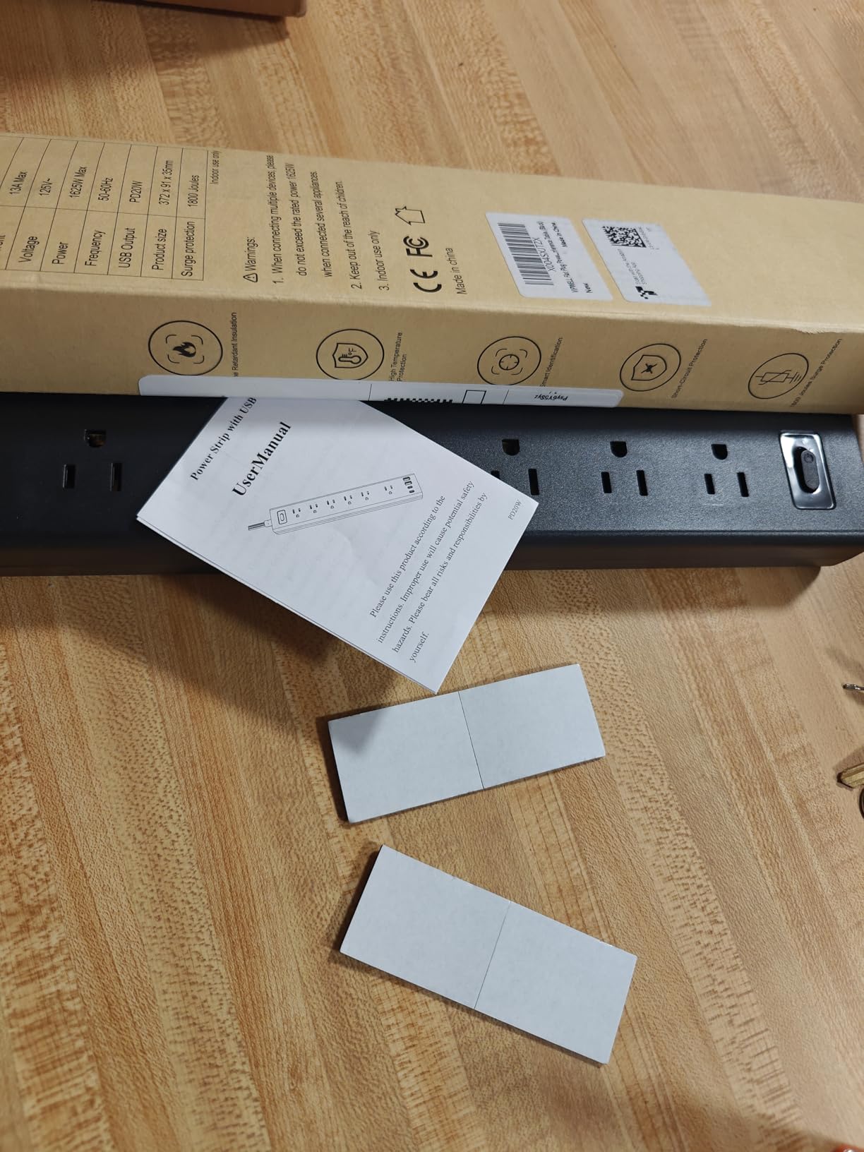 360° Mountable Surge Protector Power Strip with 4 USB Ports (2 USB C), 6 FT Electrical Outlet & Flat Plug Extension Cord for Under Desk, Wall, or Corner Mount customer photo 1