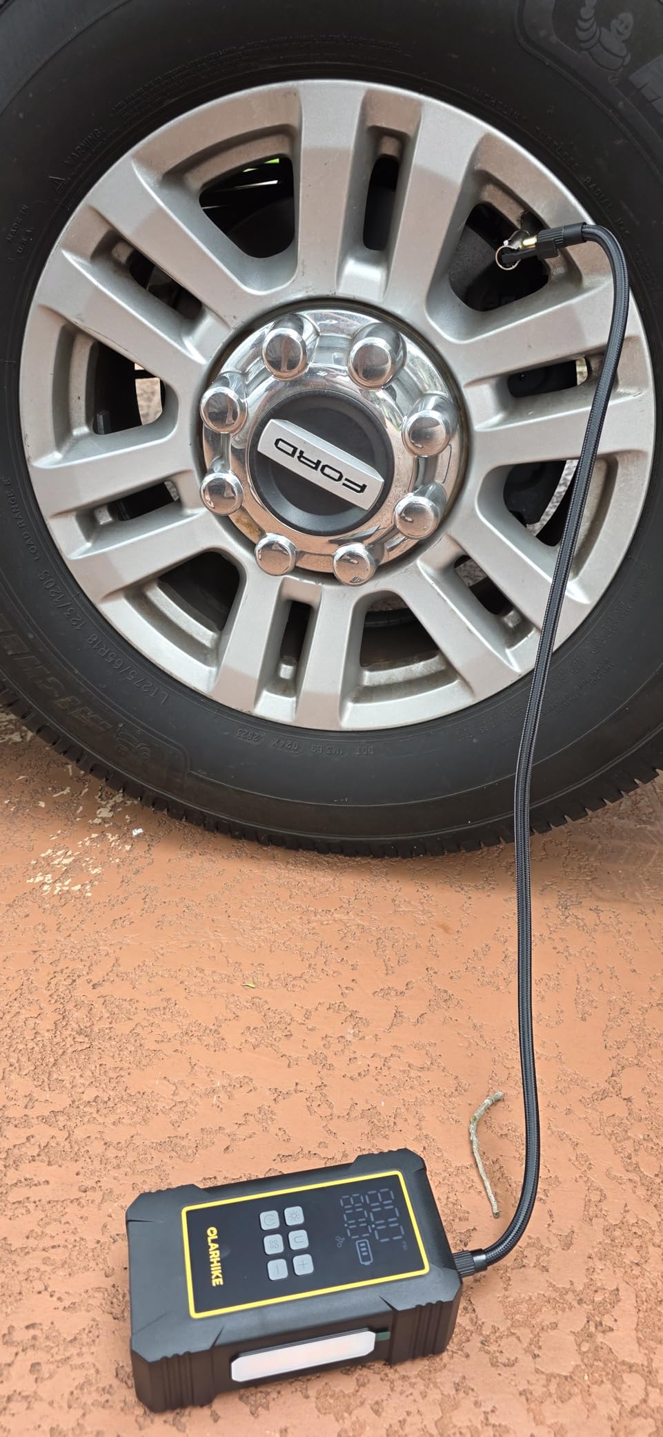 OlarHike Powerful 12000mAh Heavy Duty Tire Inflator Portable Air Compressor, 7X Faster, 150PSI Dual Power 12V & Cordless Air Pump for Car Tires, Pickup Trucks, Jeeps, SUVs & RVs, Digital Pressure Gauge customer photo 1
