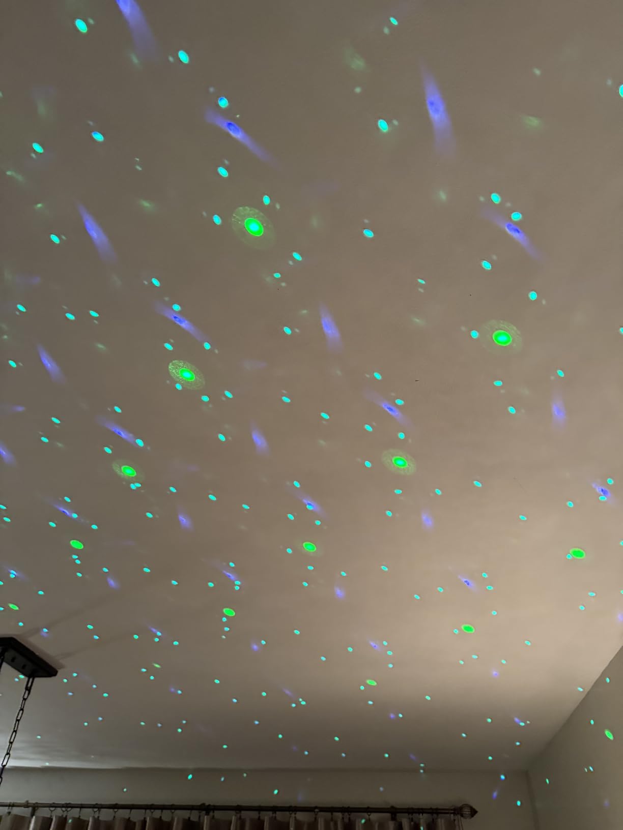 AIRIVO Outdoor Star Laser Projector, App & Remote Control 7 Colors Motion Smart Firefly Lights Christmas Snowflake Projector, 8 Lighting Effects Fairy Light Projector for Holiday Decor Garden Light customer photo 2