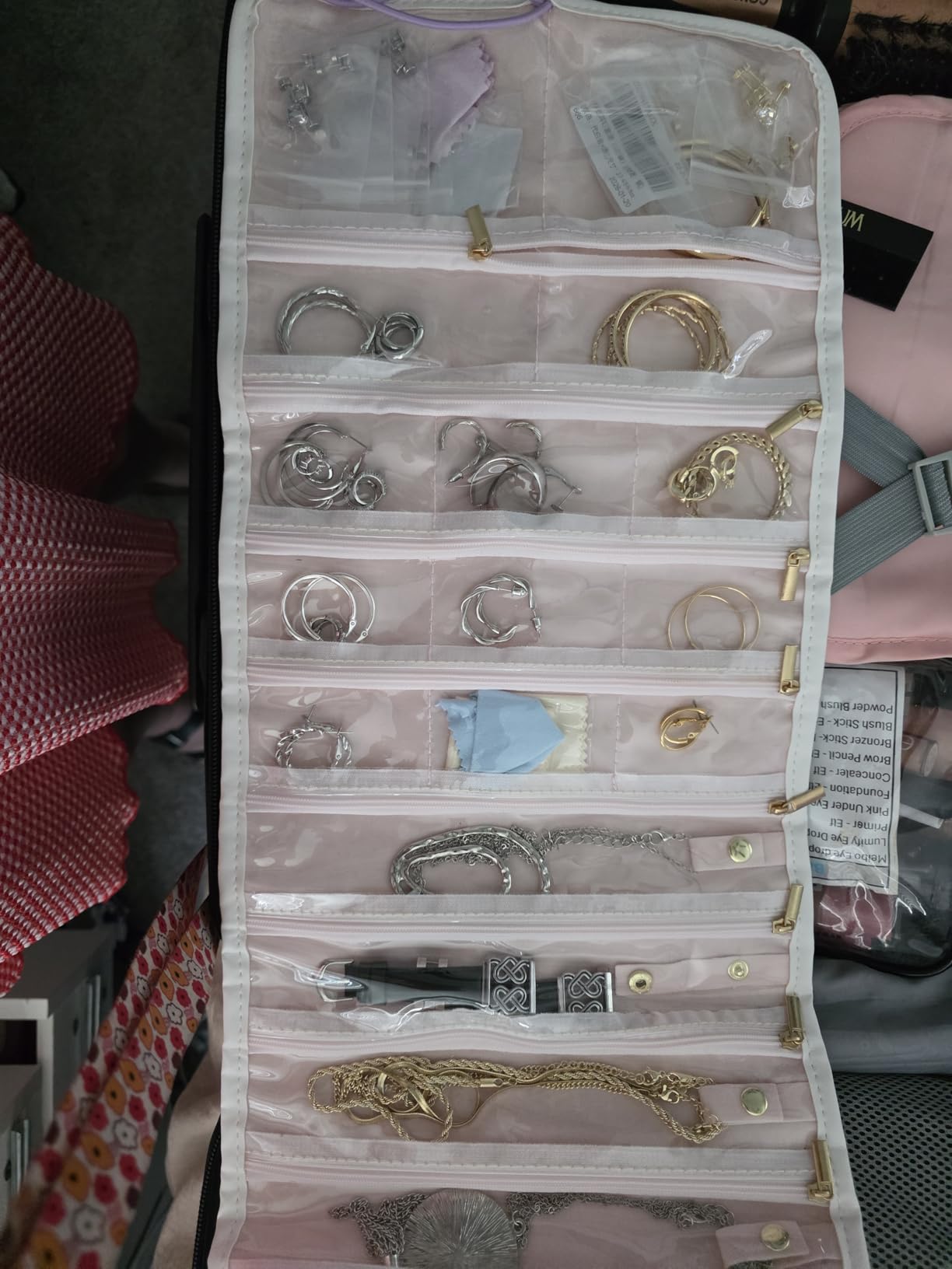 Portable Travel Jewelry Organizer Roll with 17 Zippered Compartments, Tangle-Free Necklace Storage Bag, Travel Jewelry Pouch for Bracelets, Earrings, Rings, Brooches (Green) customer photo 2