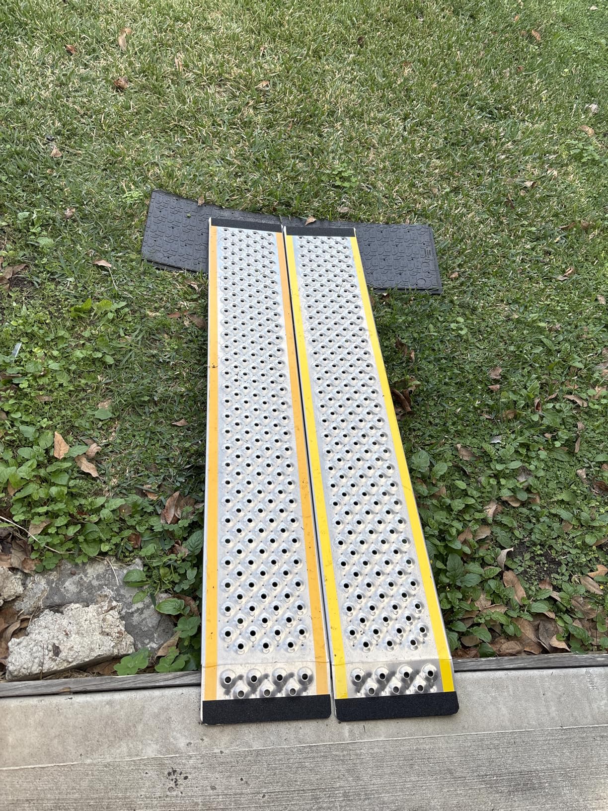VNN Tri-fold Aluminum Loading Ramp - 77L*54
