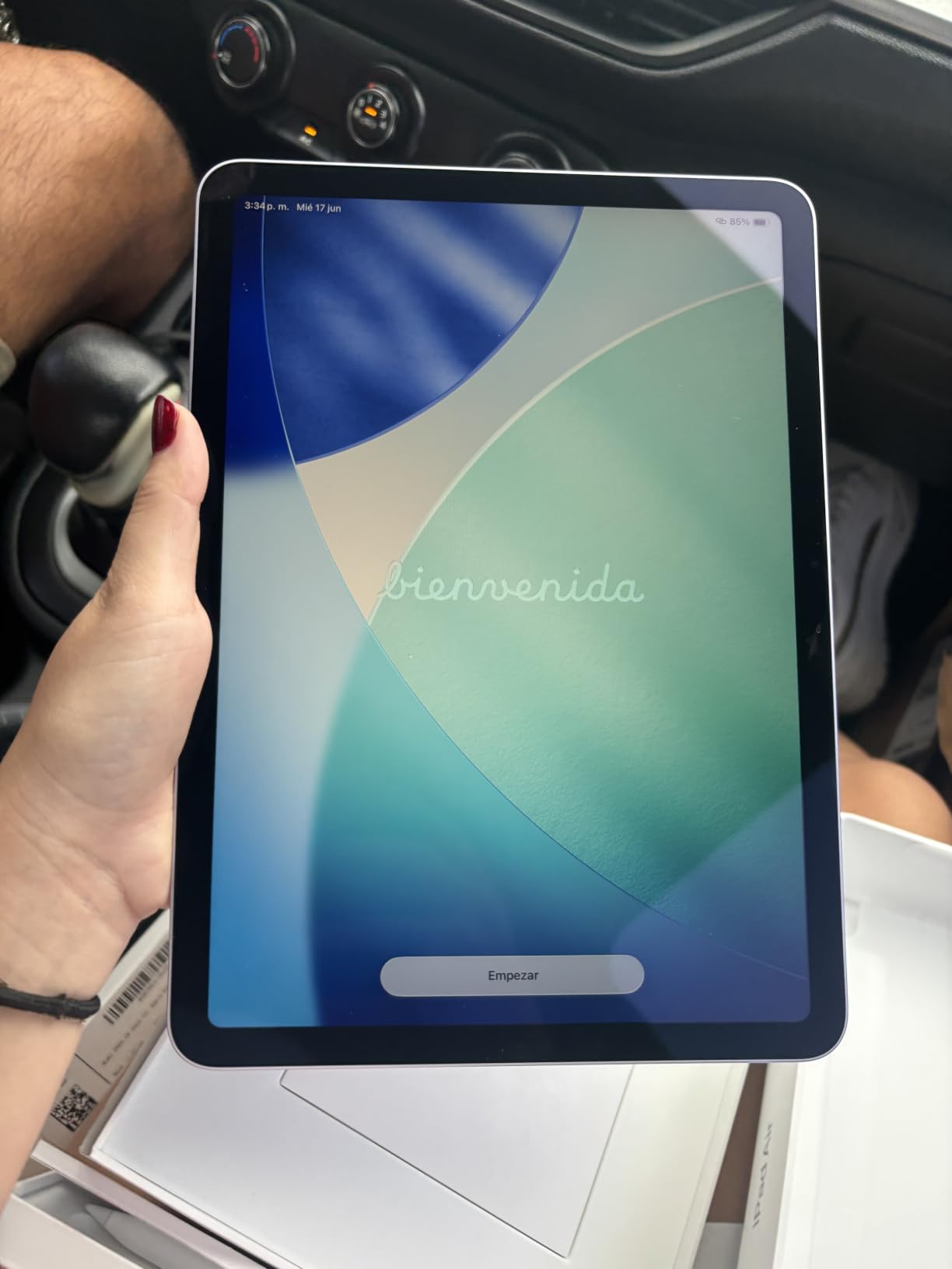 iPad Air 11-inch (M4): Liquid Retina Display, 256GB, 12MP Front/Back Camera, Wi-Fi 7 with Apple N1, Touch ID, All-Day Battery Life - Space Gray customer photo 2