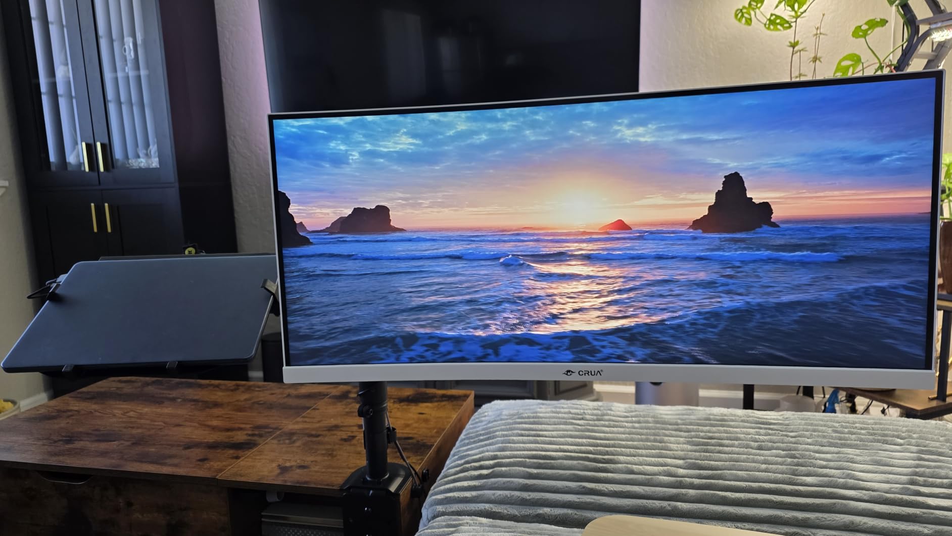 CRUA 34-Inch UWQHD IPS Ultrawide Curved Monitor, 100Hz, Blue Light Reduction, 3800R customer photo 2