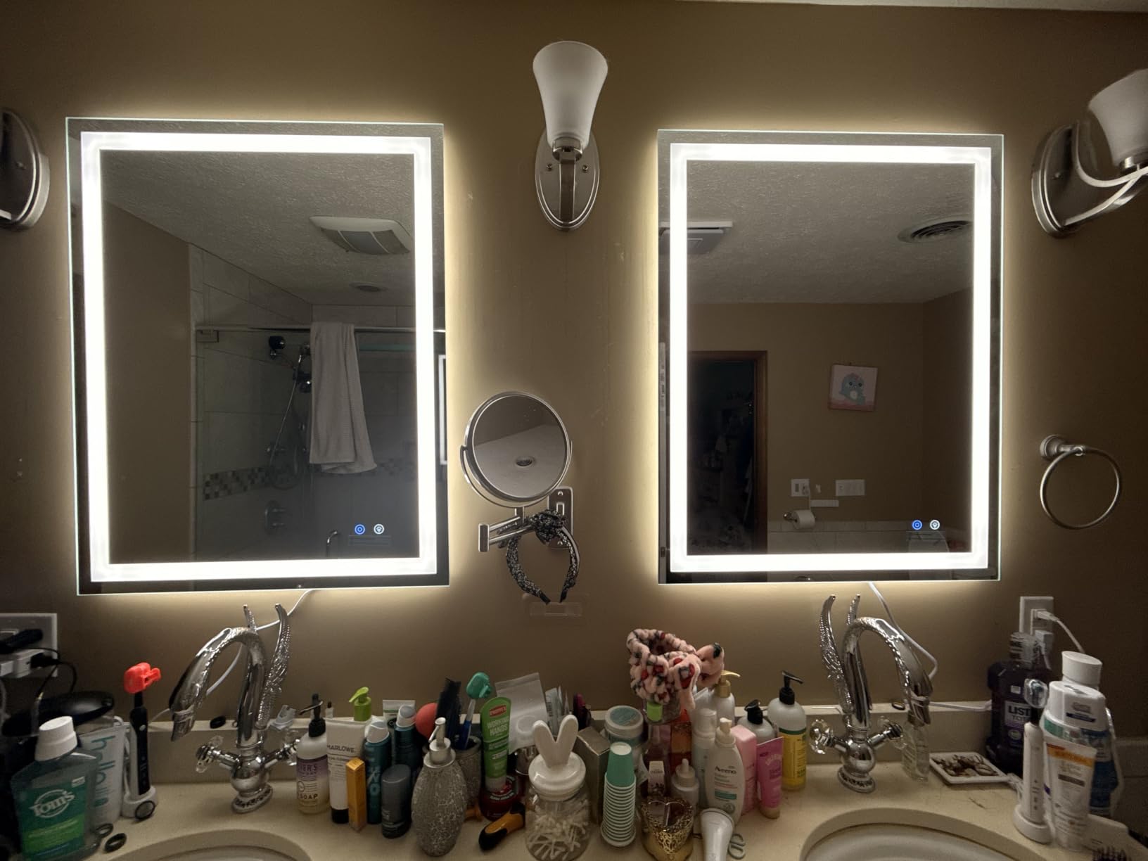 DUMOS 28 Inch Round LED Bathroom Mirror with Lights, Circle Vanity Mirror | Anti-Fog, Dimmable, 3-Color Light, Front Light and Backlit, Memory Function, Tempered Glass customer photo 2