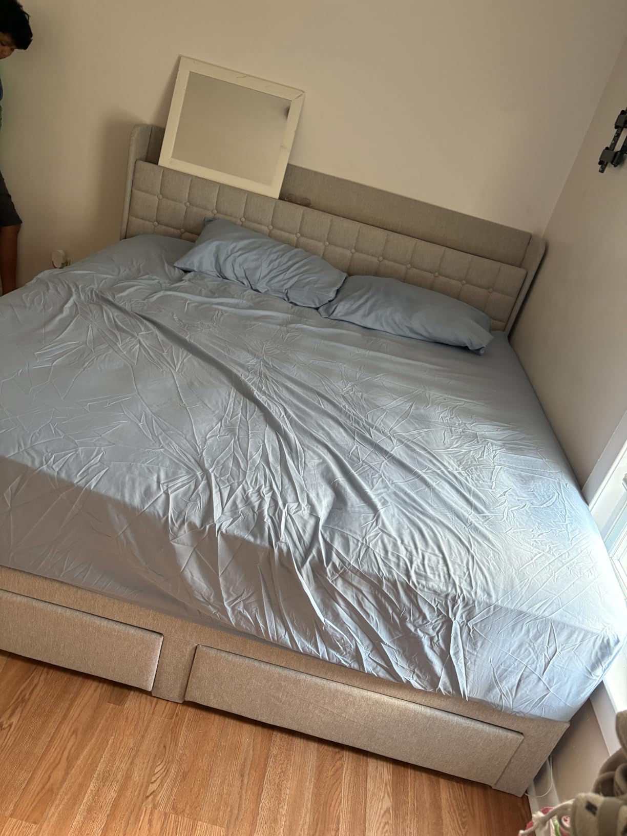 DUMOS Queen Size Upholstered Platform Bed Frame, Queen Bed with Storage Drawers and Fabric Headboard, Wooden Slats Support, 882 lbs Weight Capacity, No Box Spring Needed, Easy Assembly, Light Gray customer photo 1