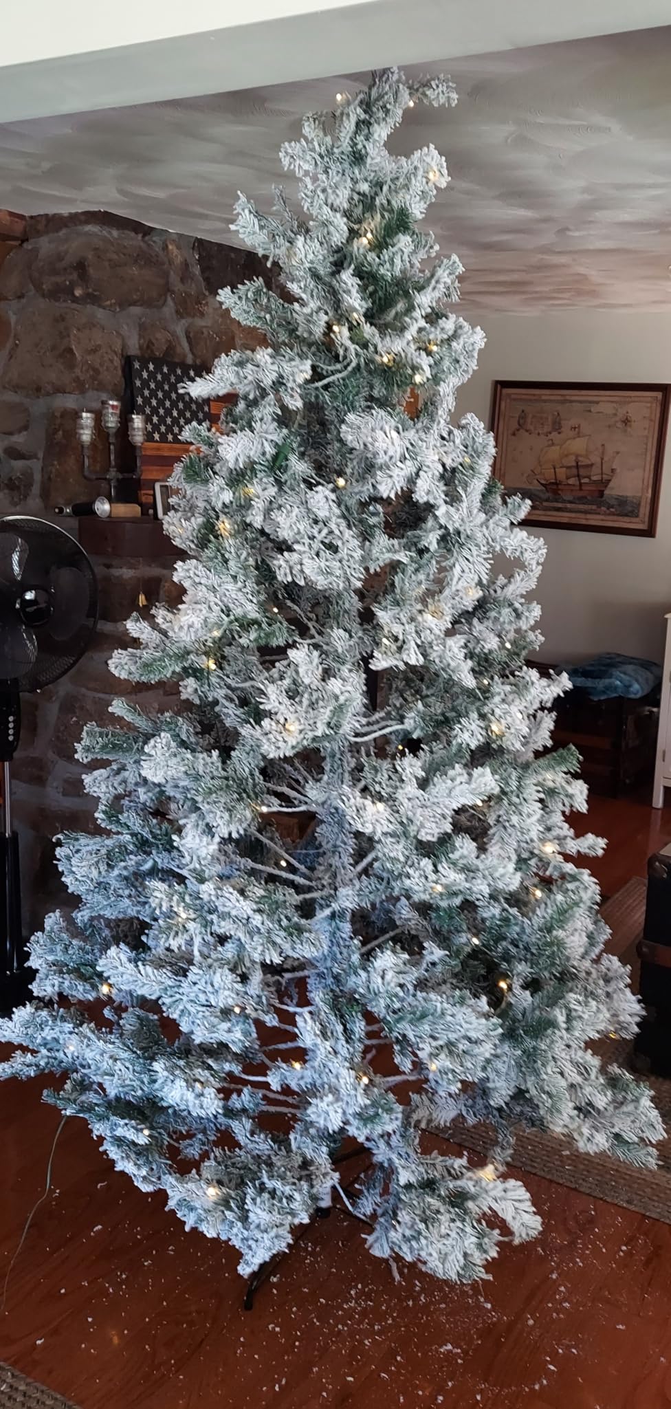 Sweetcrispy 9ft Pre-lit Snow Flocked Artificial Christmas Tree Prelighted Hinged Spruce Xmas Decoration with 700 Branch Tips 250 Incandescent Warm Lights and Foldable Metal Base for Holiday Home customer photo 2