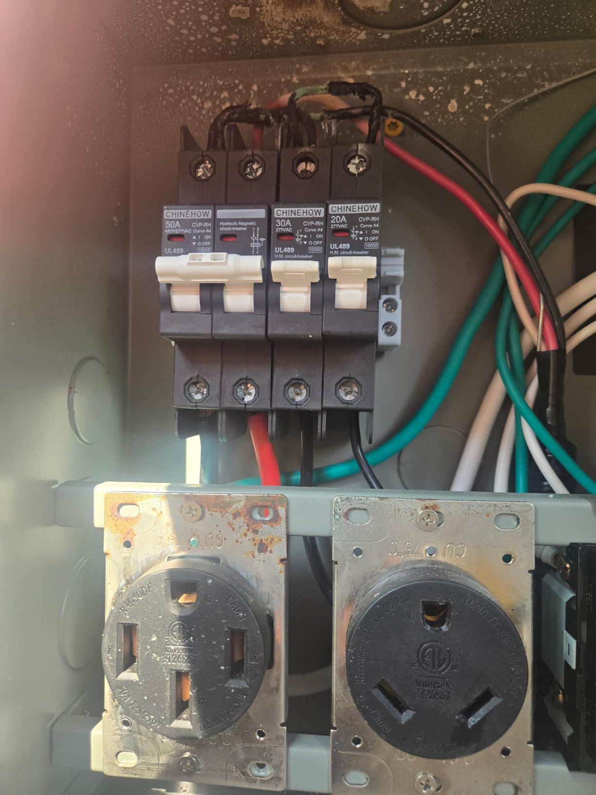 Siemens E0408ML1125SU 4 Space, 8 Circuit, 125-Amp, Main Lug, Surface Mount, Indoor Load Center customer photo 1