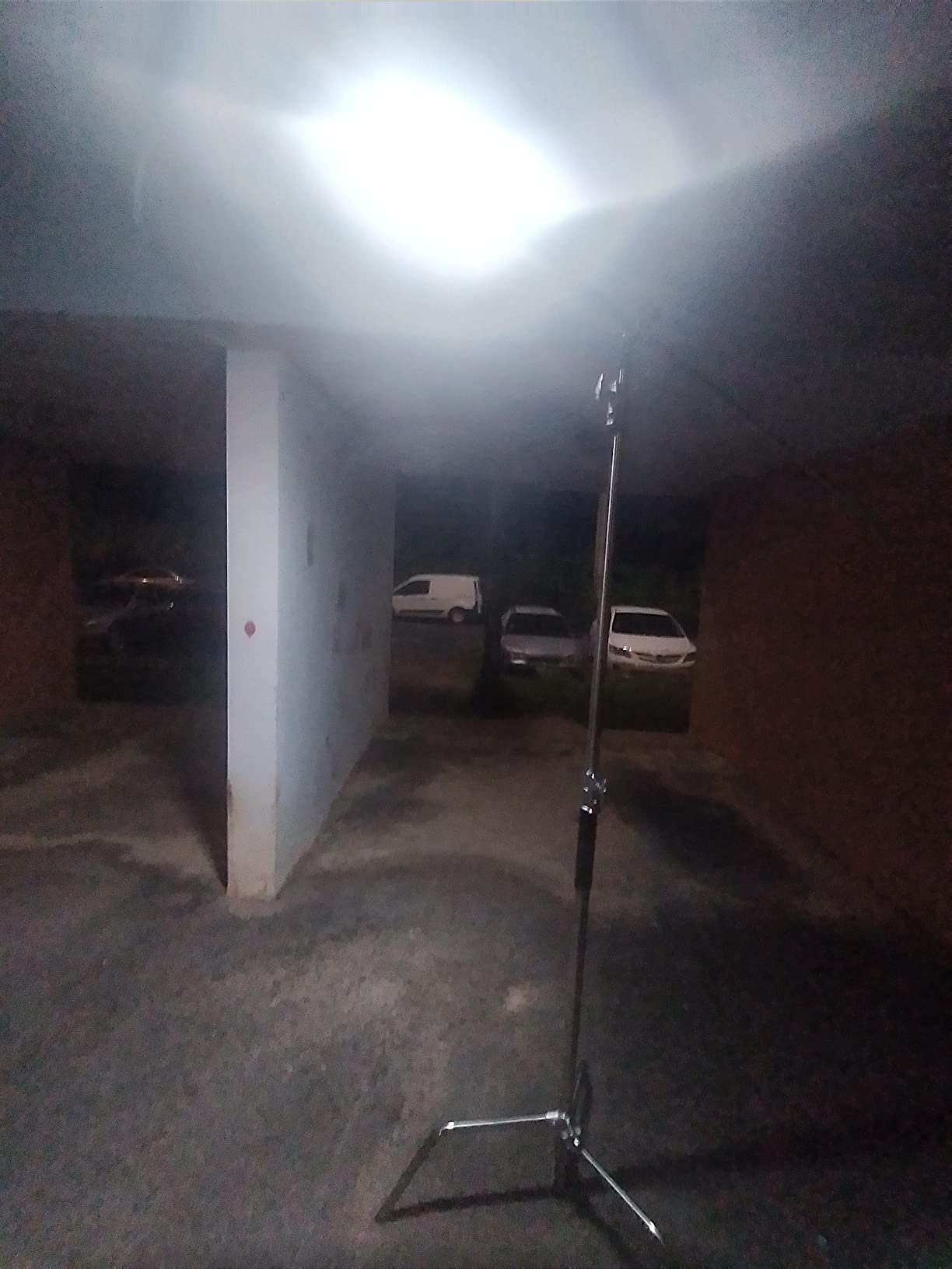 Flashpoint 10' C Light Stand on Turtle Base Kit with Two Tier Spring Loaded Riser Column, 3' GOBO Heads, Baby Pin and 40' Grip Arm, Chrome customer photo 2