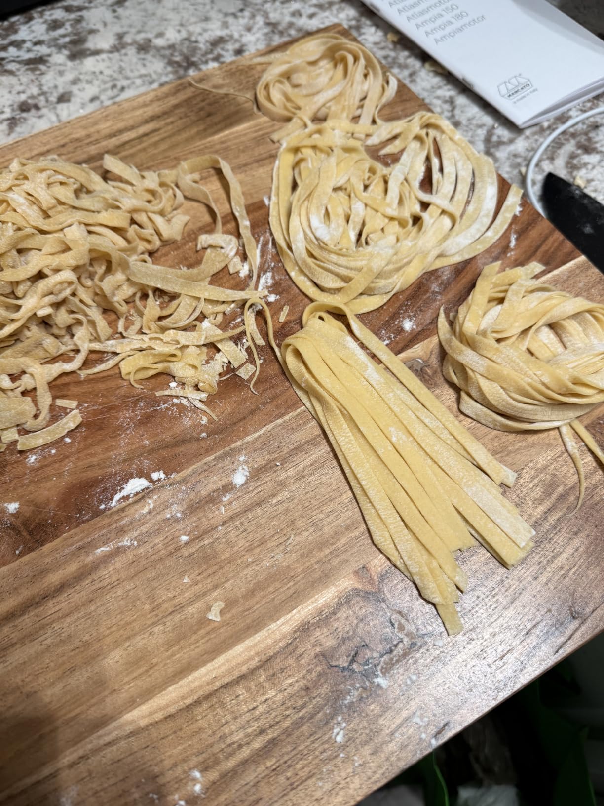 MARCATO Made in Italy Atlas 150 Classic Manual Pasta Maker Machine, Chrome Steel with Black Hand Crank. Makes Lasagna, Fettuccine & Tagliolini. customer photo 1